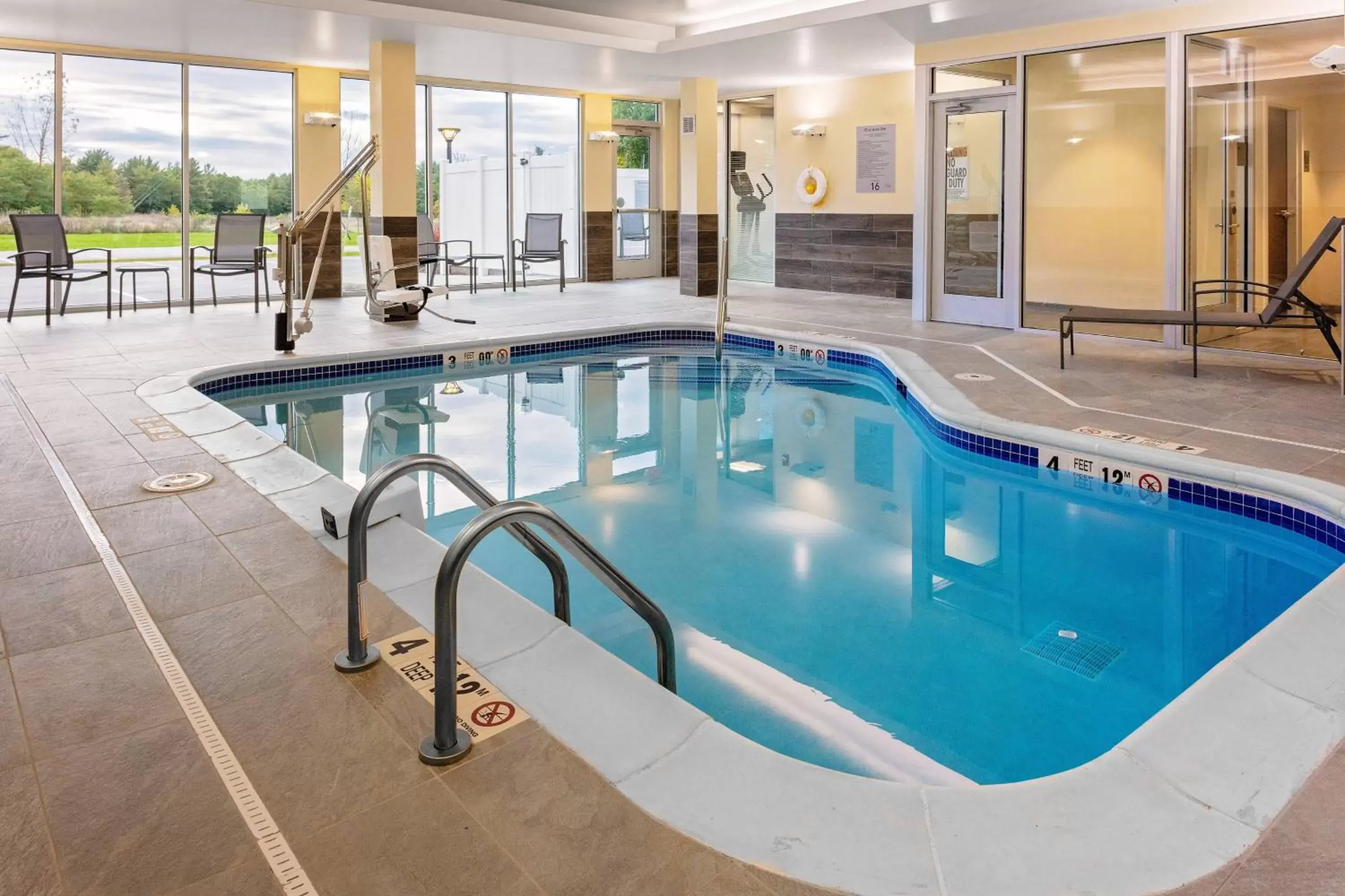 Swimming Pool in Fairfield Inn & Suites by Marriott Queensbury Glens Falls/Lake George