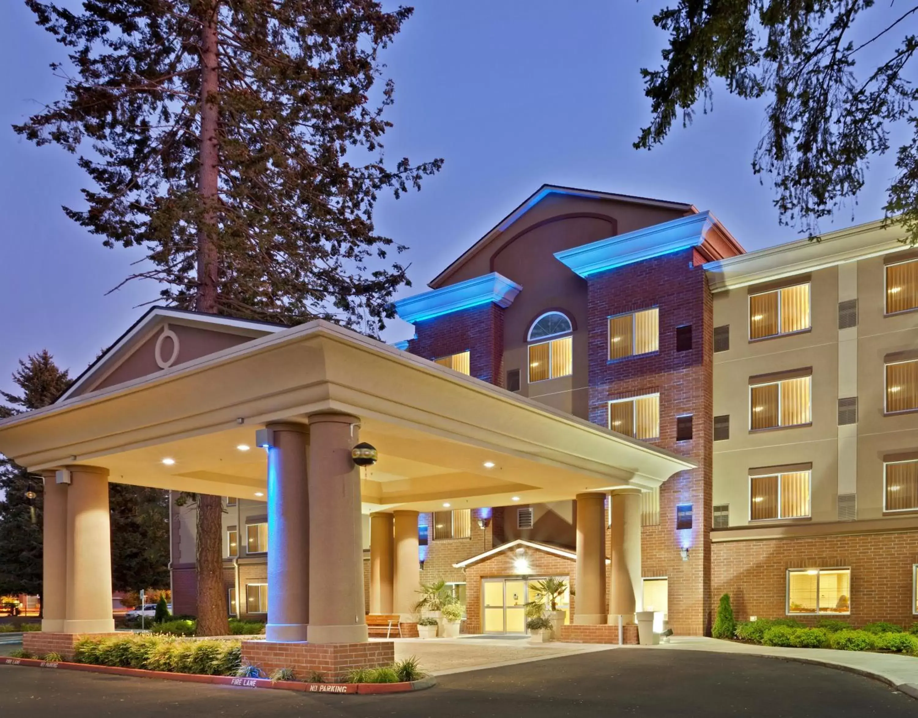 Property Building in Holiday Inn Express Hotel & Suites Lacey, an IHG Hotel