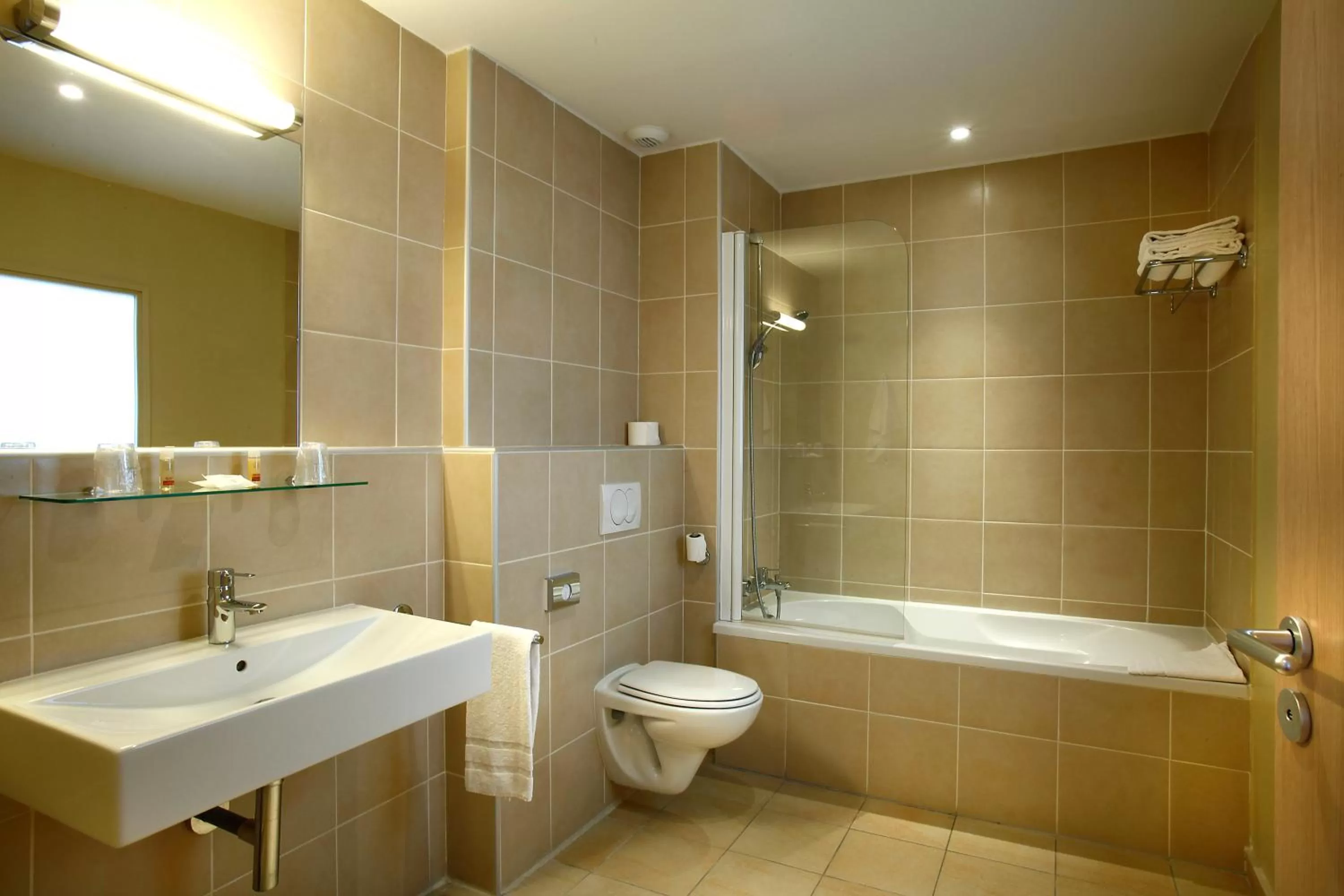 Bathroom in Hôtel du Parc