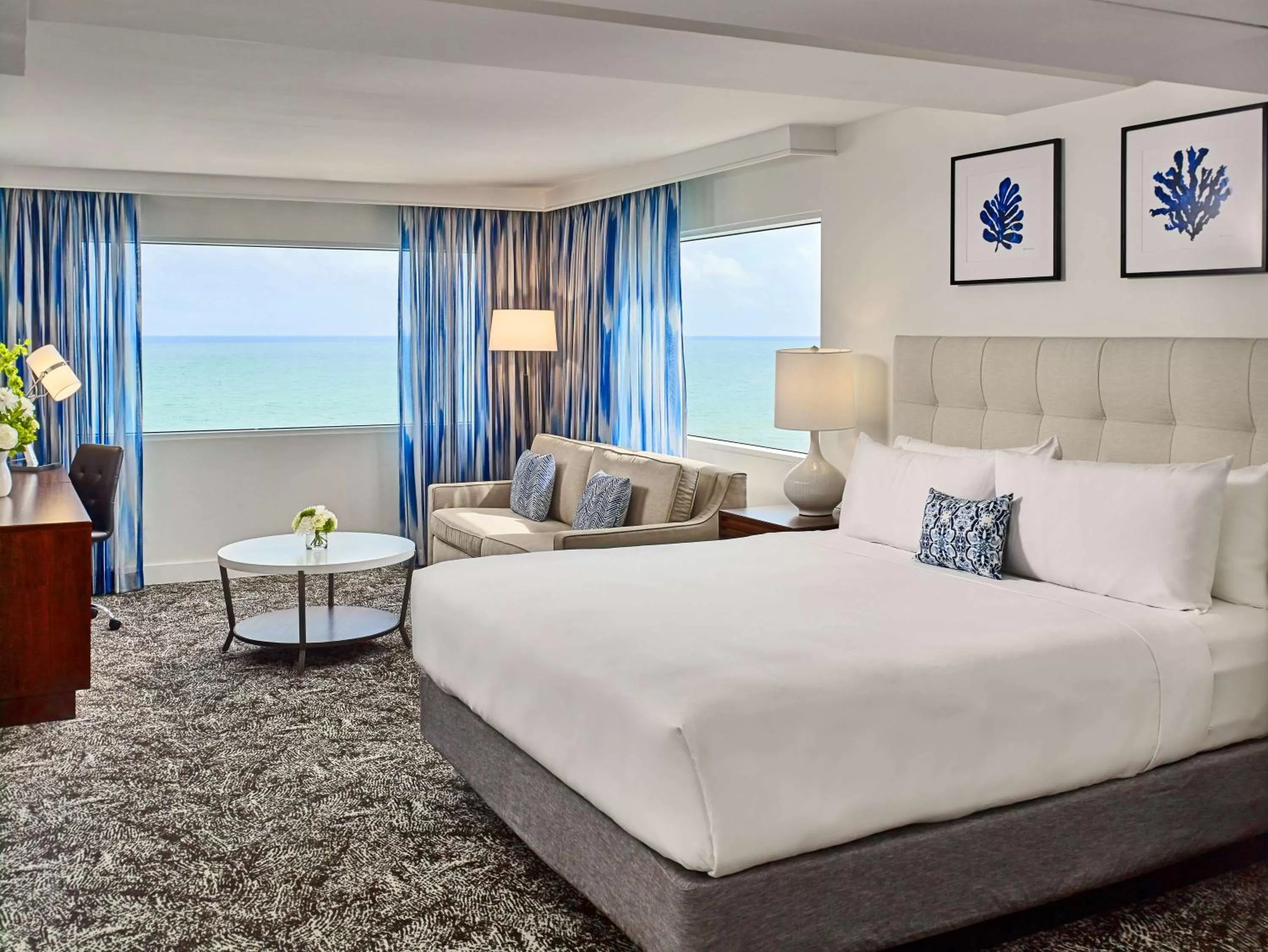 Photo of the whole room, Bed in Sonesta Fort Lauderdale Beach