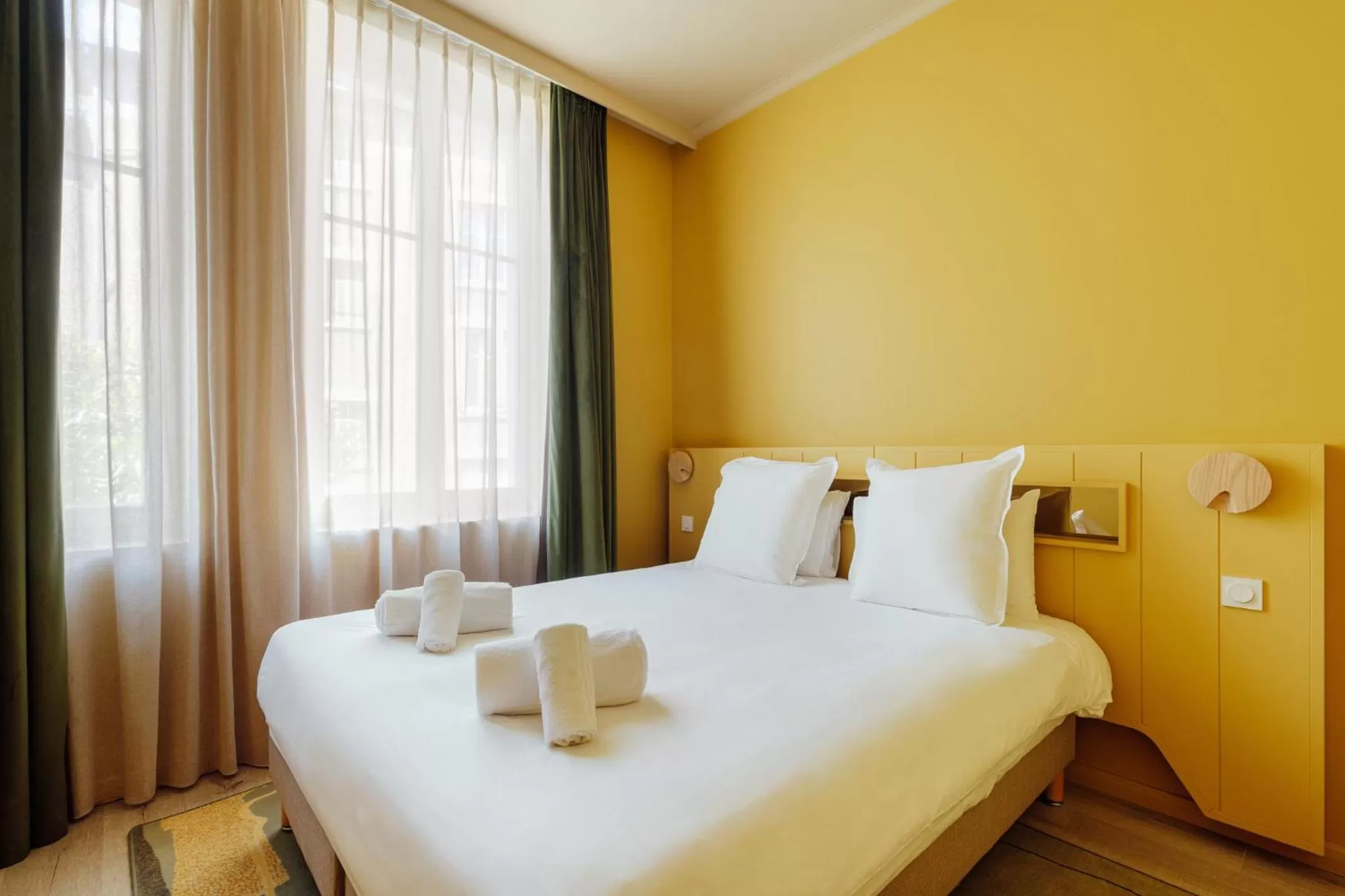 Photo of the whole room, Bed in Gogaille - Fernand Rabier - accès autonome