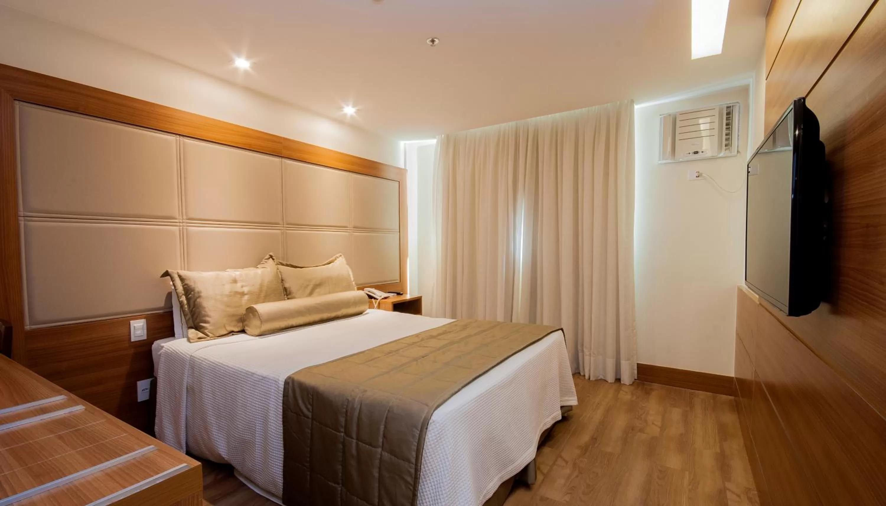 Property building, Bed in Américas Granada Hotel