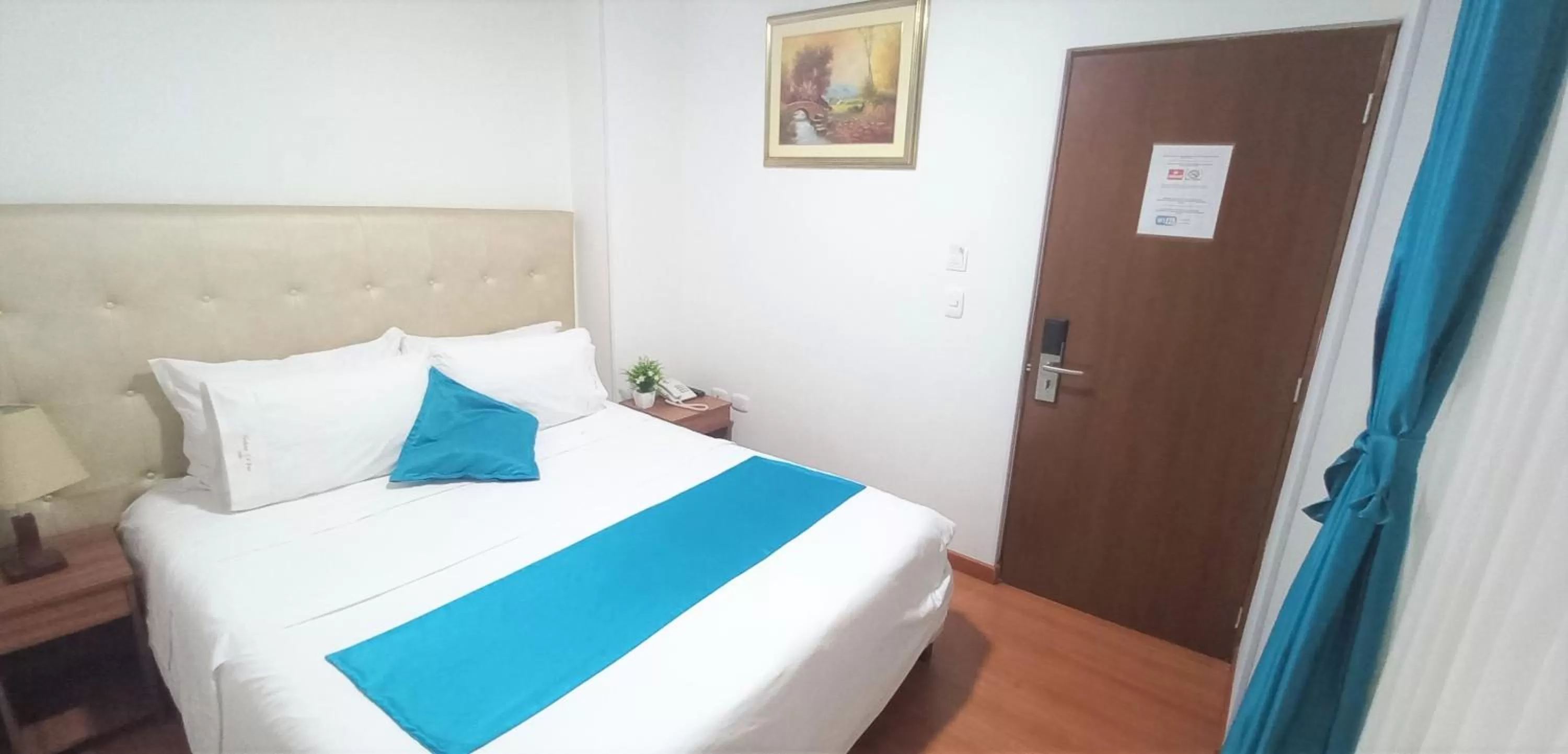 Bed in Hotel Bogota - Fontana Di Trevi by On Holidays