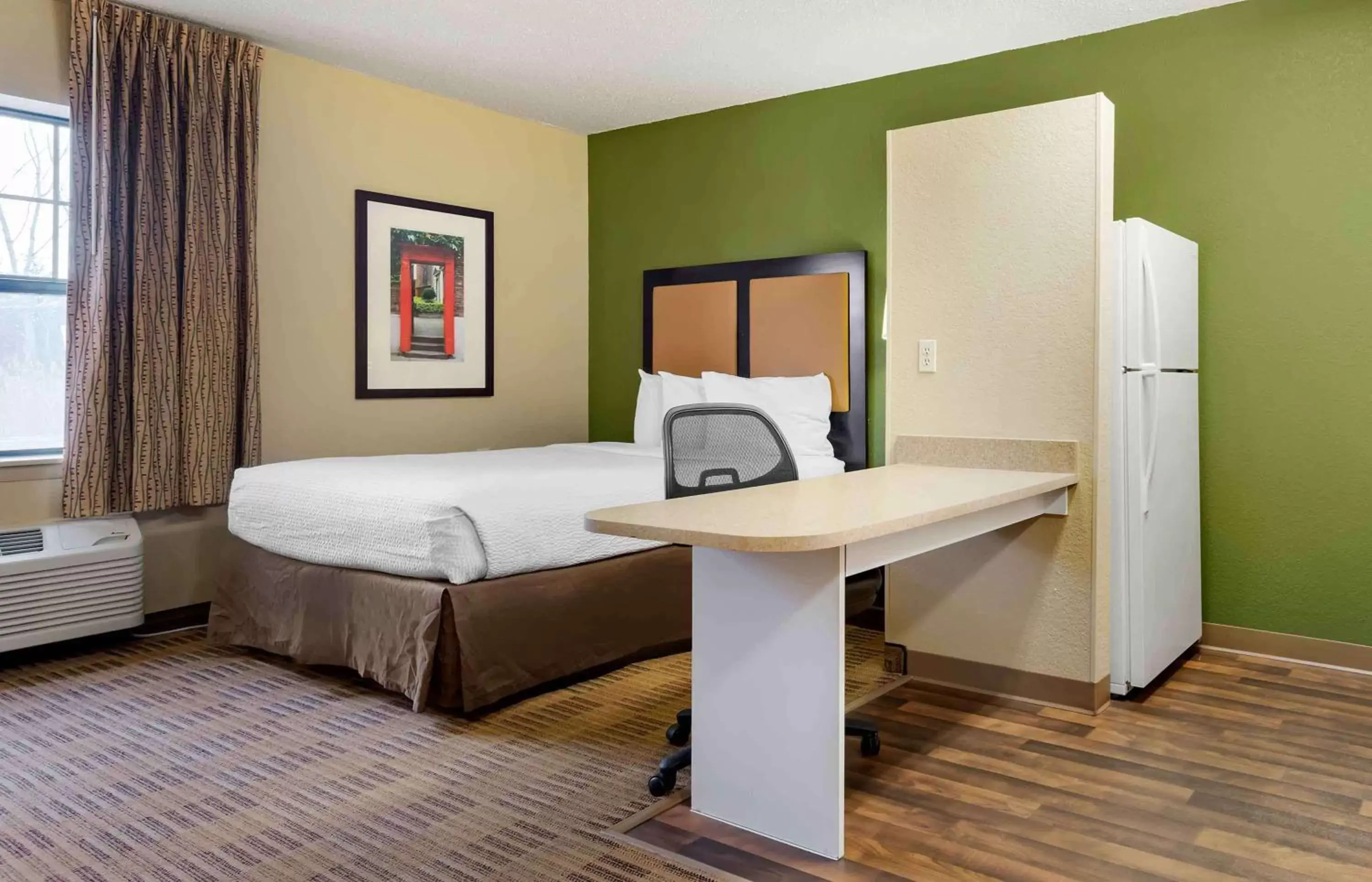 Bedroom, Bed in Extended Stay America Suites - Rochester - Greece