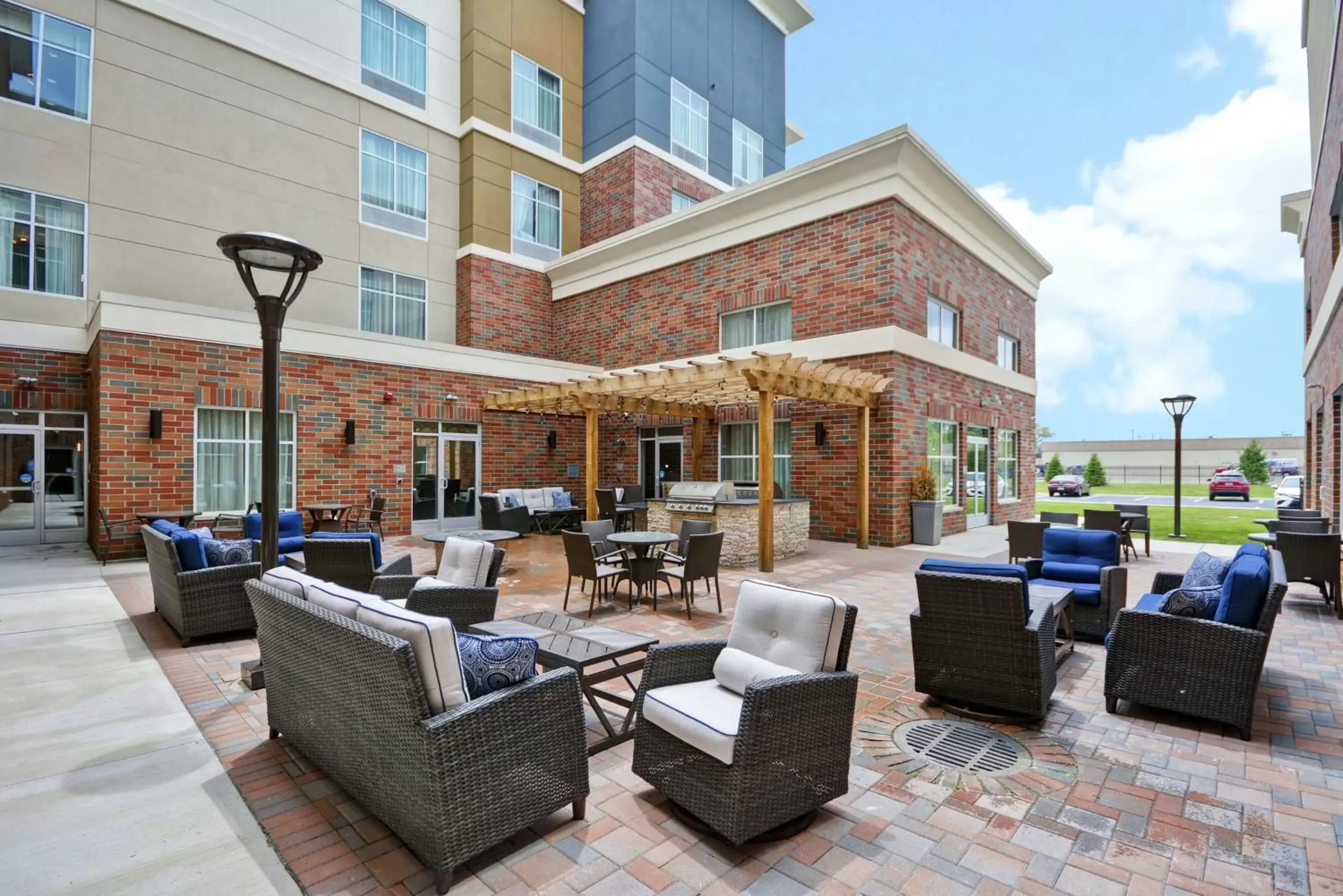 Patio in Homewood Suites By Hilton Warren Detroit