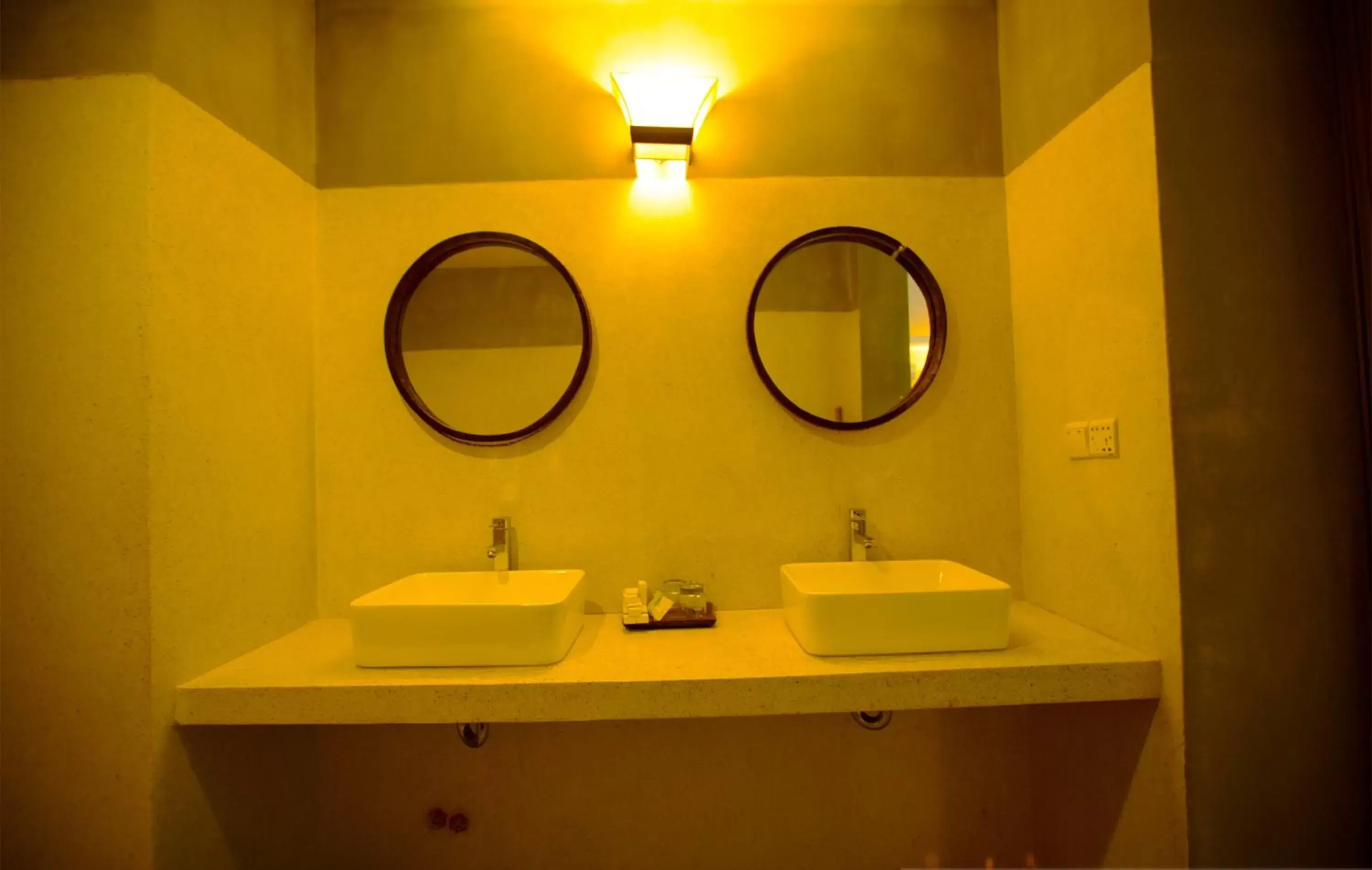 Bathroom in Saravoan Royal Palace