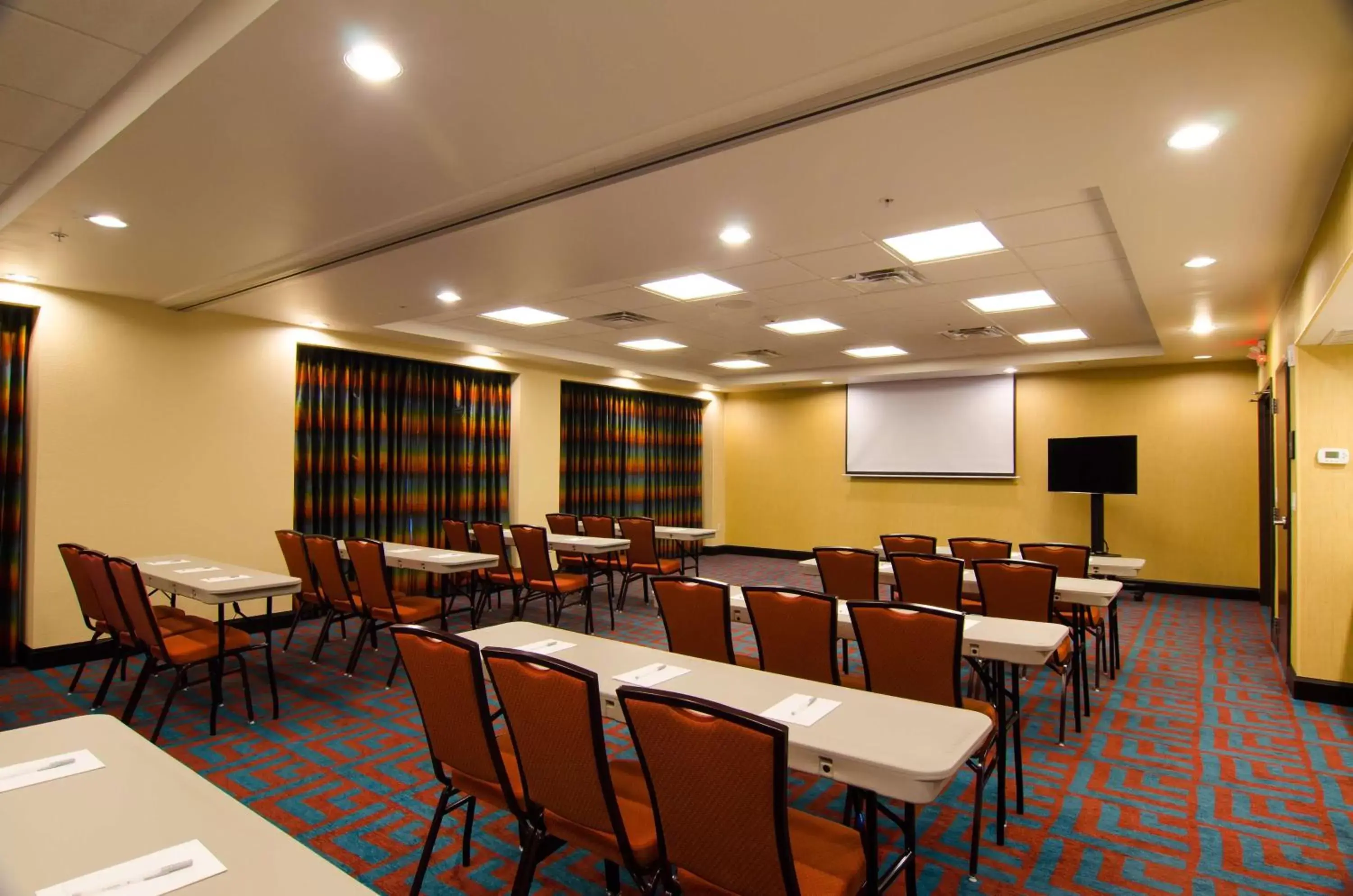 Meeting/conference room in Hampton Inn & Suites Huntsville