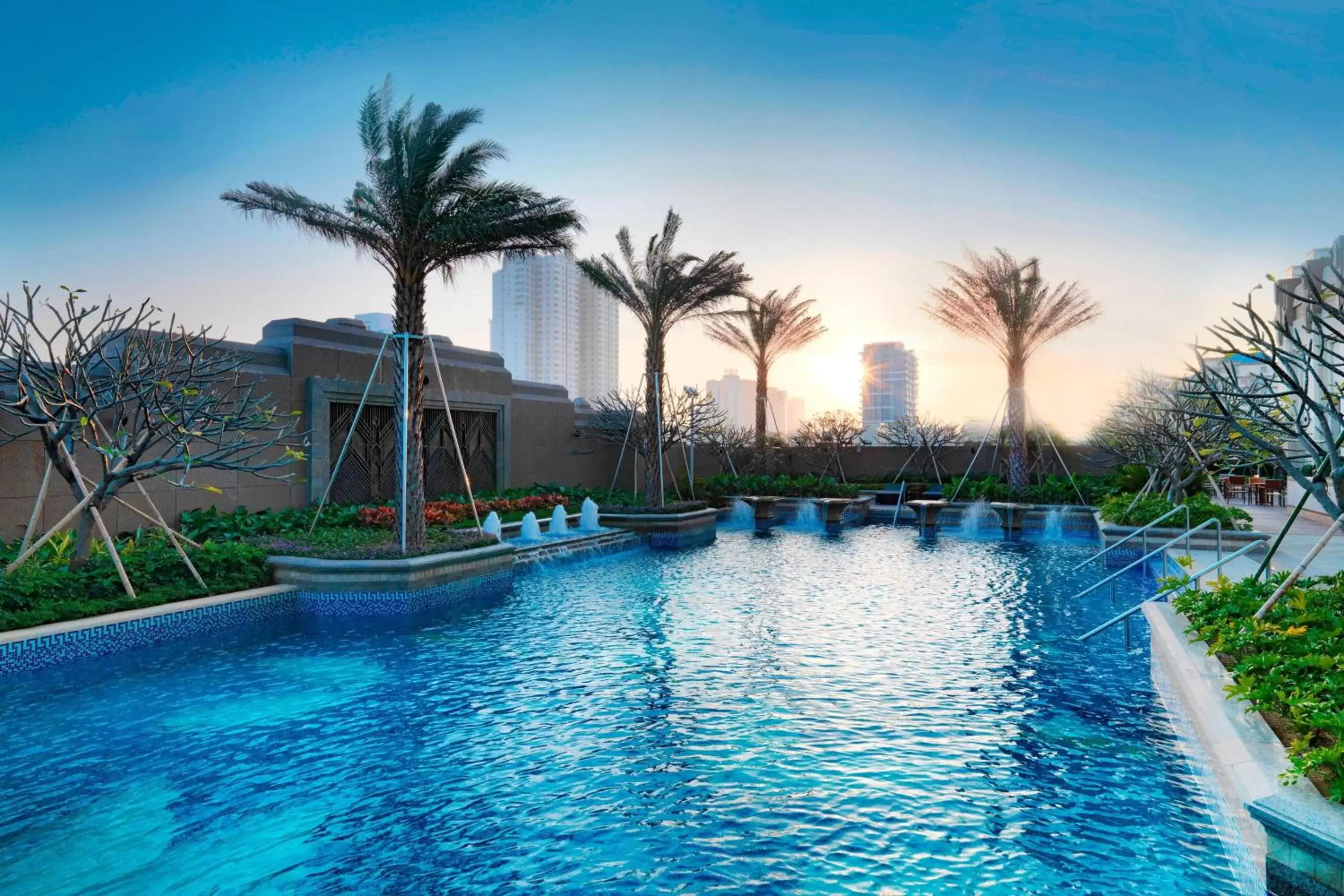 Swimming Pool in Sheraton Shantou Hotel