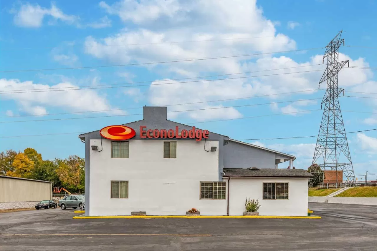 Property Building in Econo Lodge Franklin