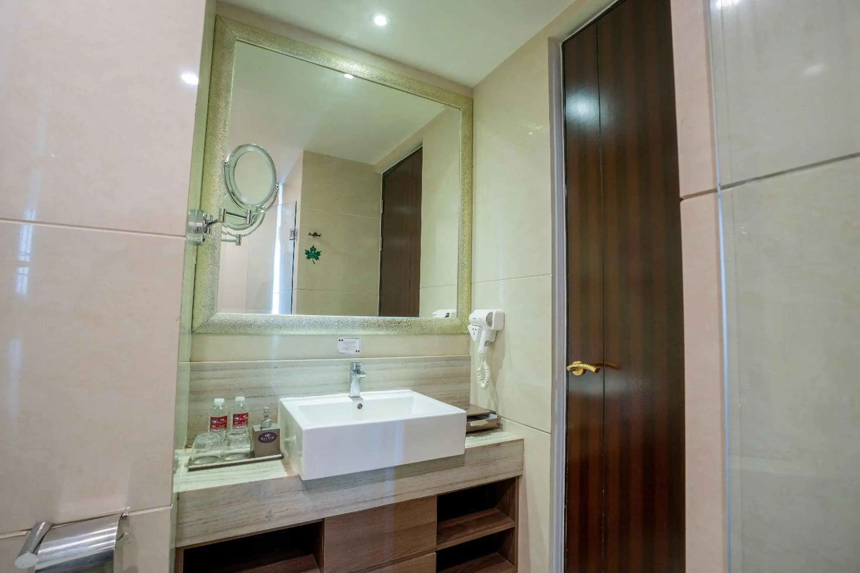 Bed, Bathroom in Belviu Hotel Bandung