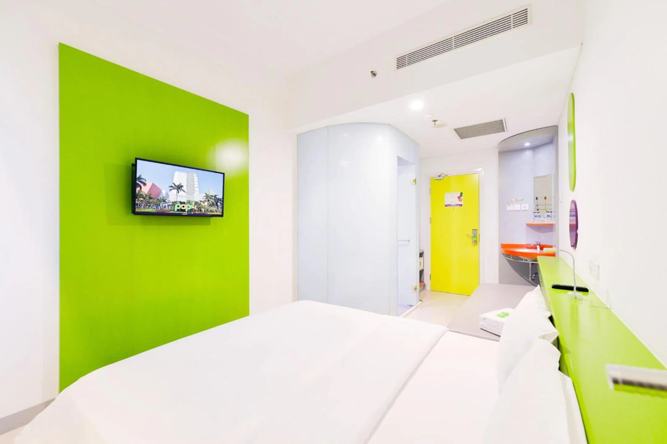 Bed in POP! Hotel Kelapa Gading