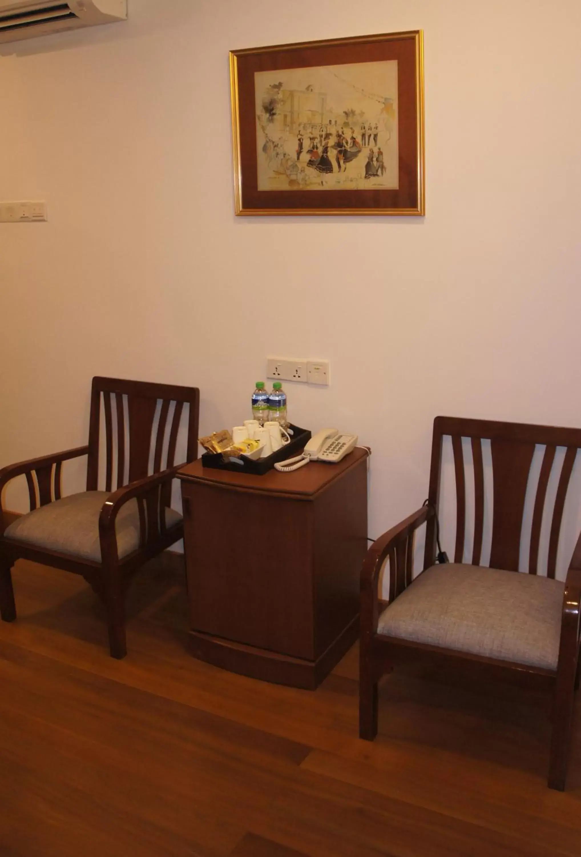 Seating Area in Heeren Straits Hotel