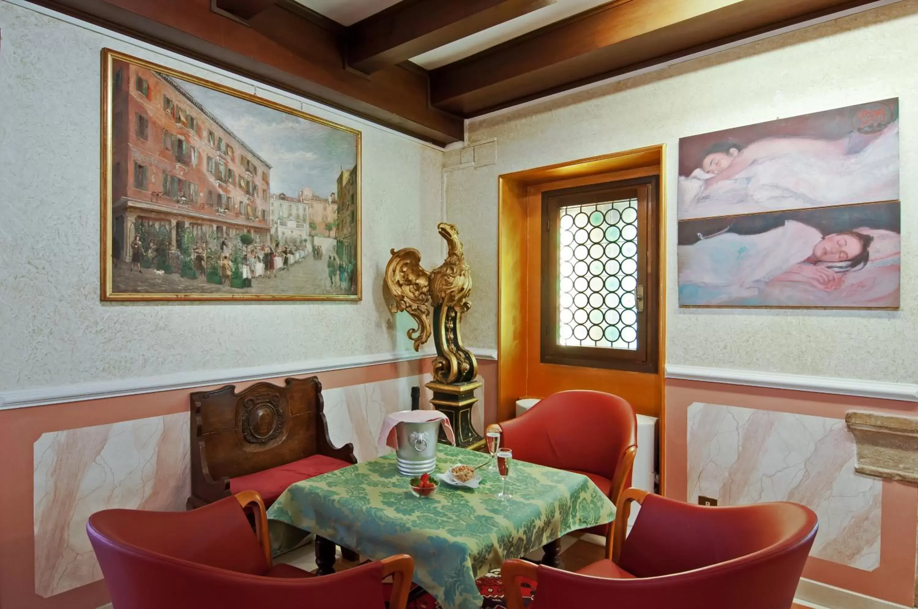 Lounge or bar, Restaurant/Places to Eat in Hotel La Fenice et Des Artistes