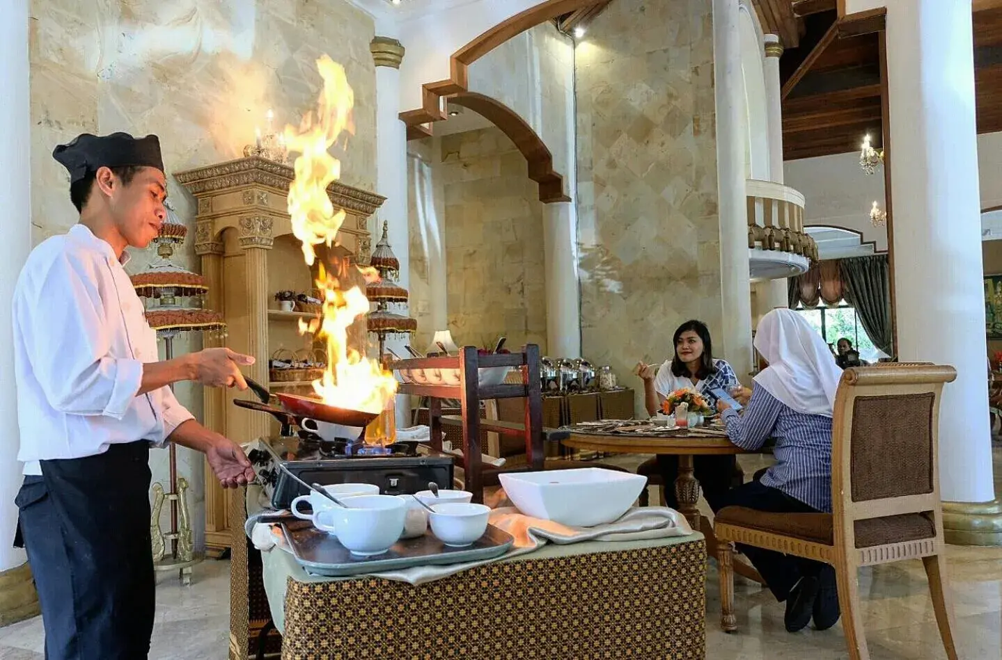 Restaurant/places to eat in Sarasvati Borobudur Restaurant/places to eat in Sarasvati Borobudur