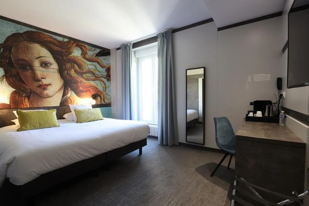 Bed in Hôtel la Capelle Millau