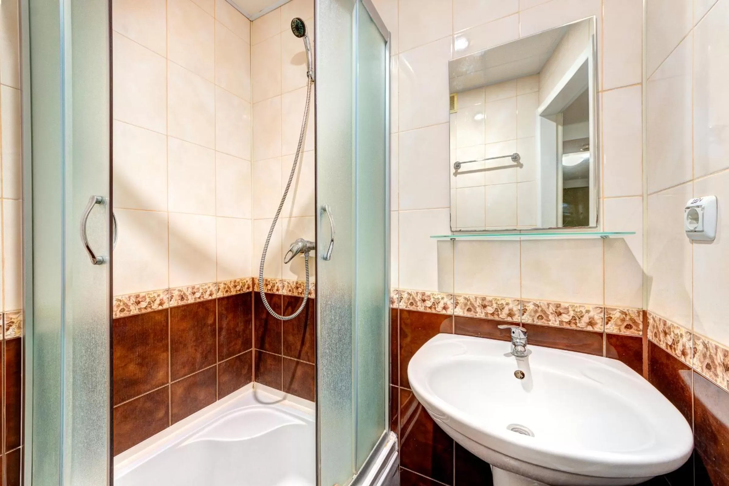 Shower in Holosiyvsky Hotel