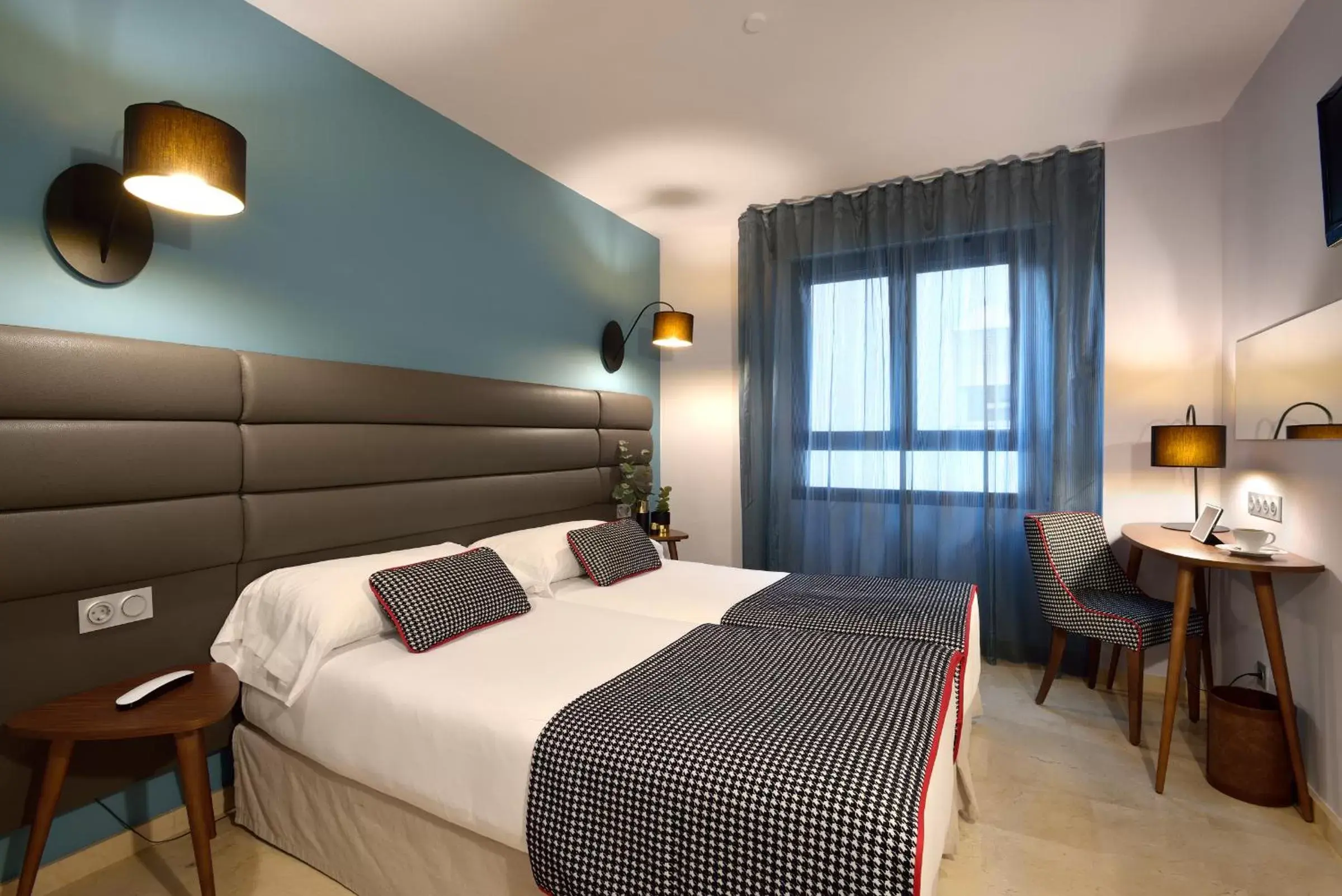 Double Room with Extra Bed (3 Adults) in Hotel Pamplona Plaza