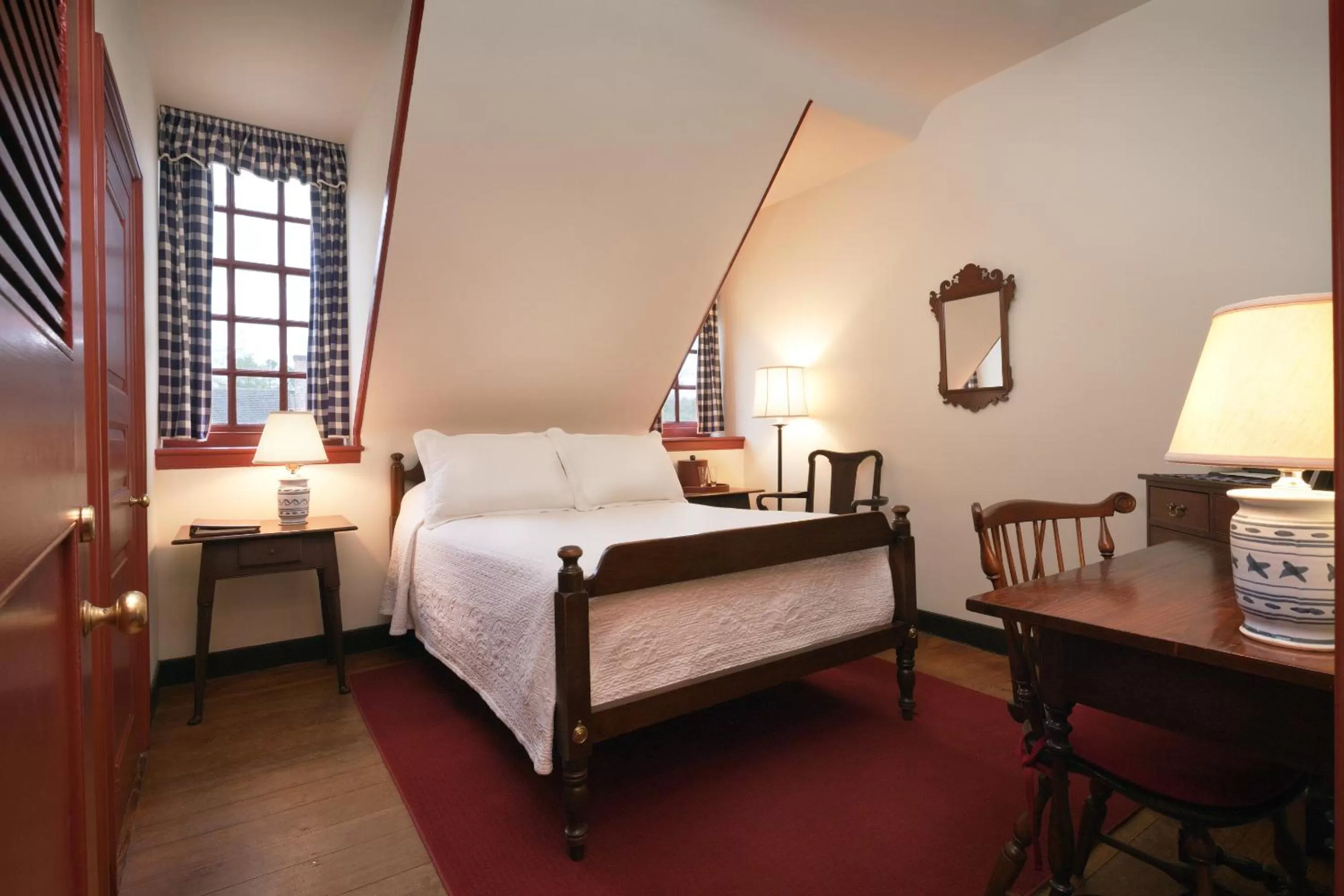 Bed in Colonial Houses, an official Colonial Williamsburg Hotel