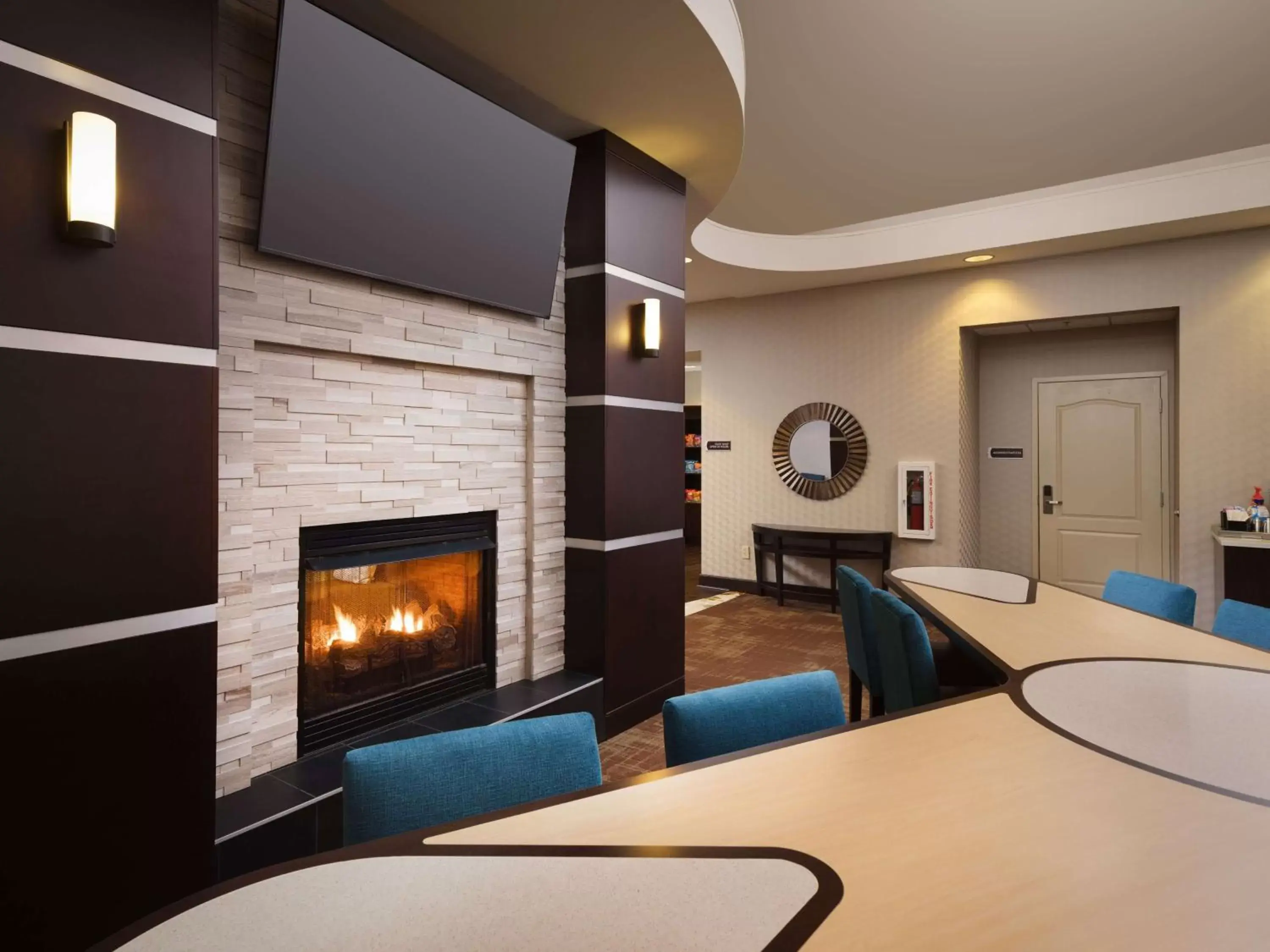 Dining area in Homewood Suites by Hilton Atlanta NW/Kennesaw-Town Center