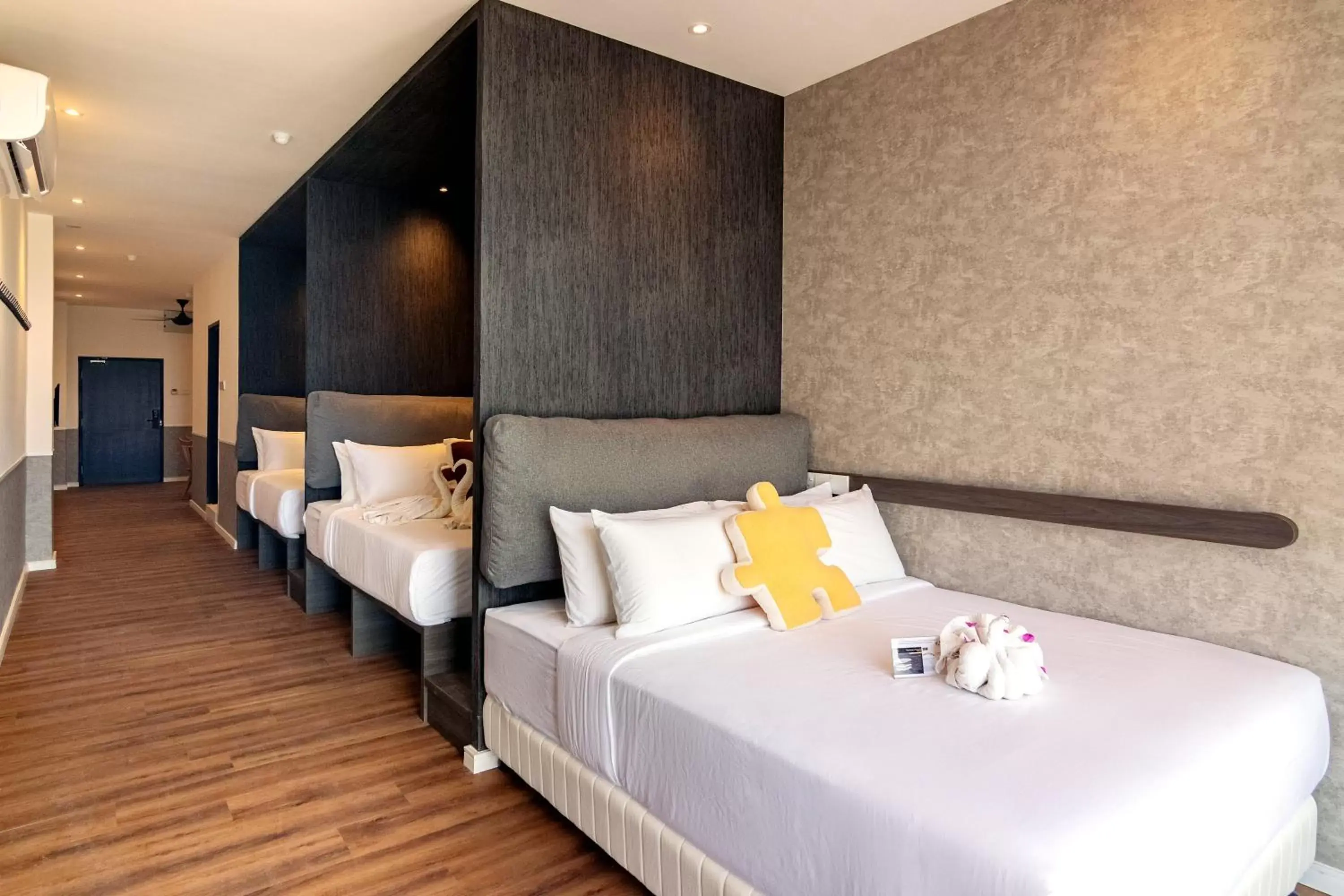 Photo of the whole room, Bed in Bagan Suite Photo of the whole room, Bed in Bagan Suite