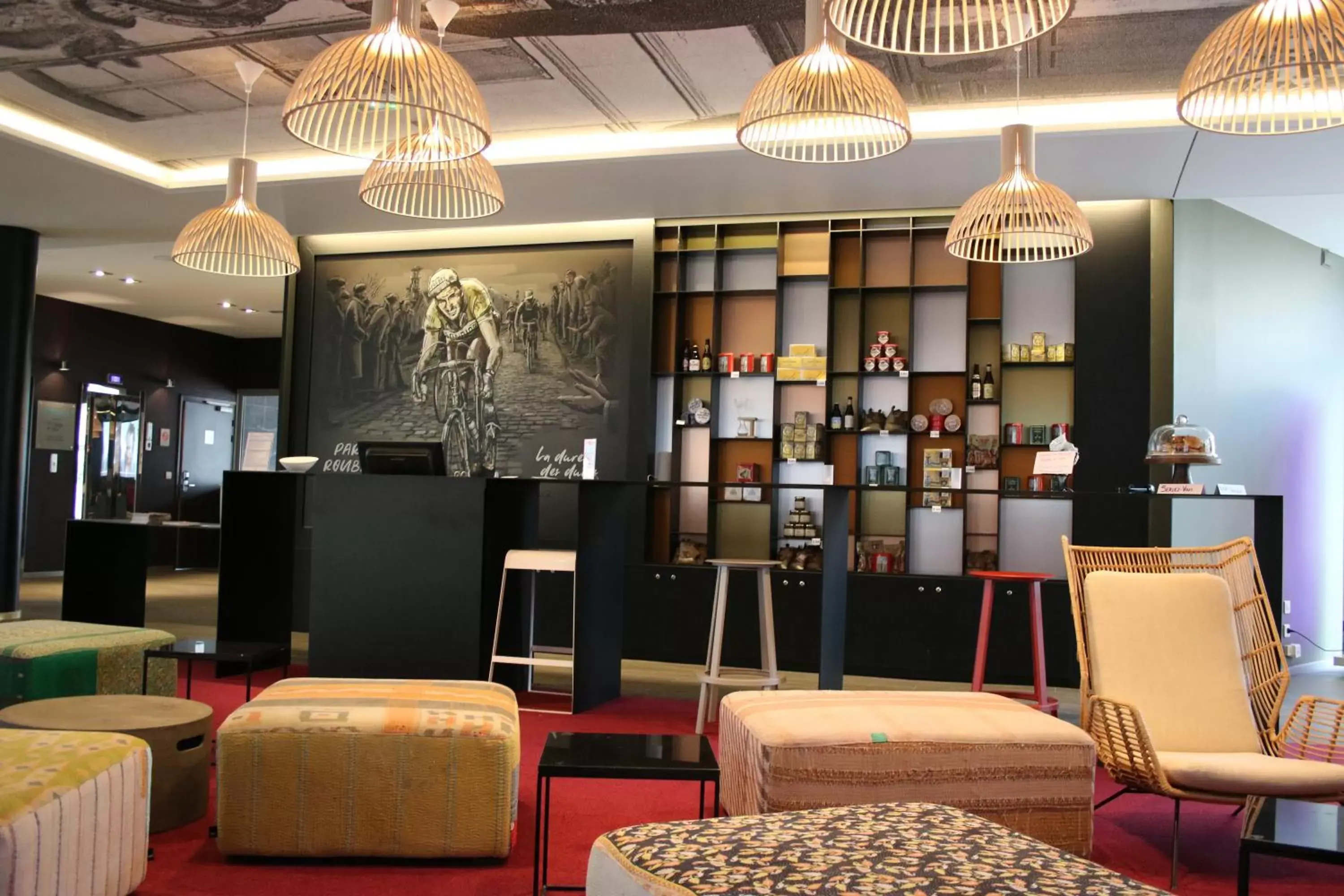 Lobby or reception, Lounge/Bar in Novotel Lille Centre Gares