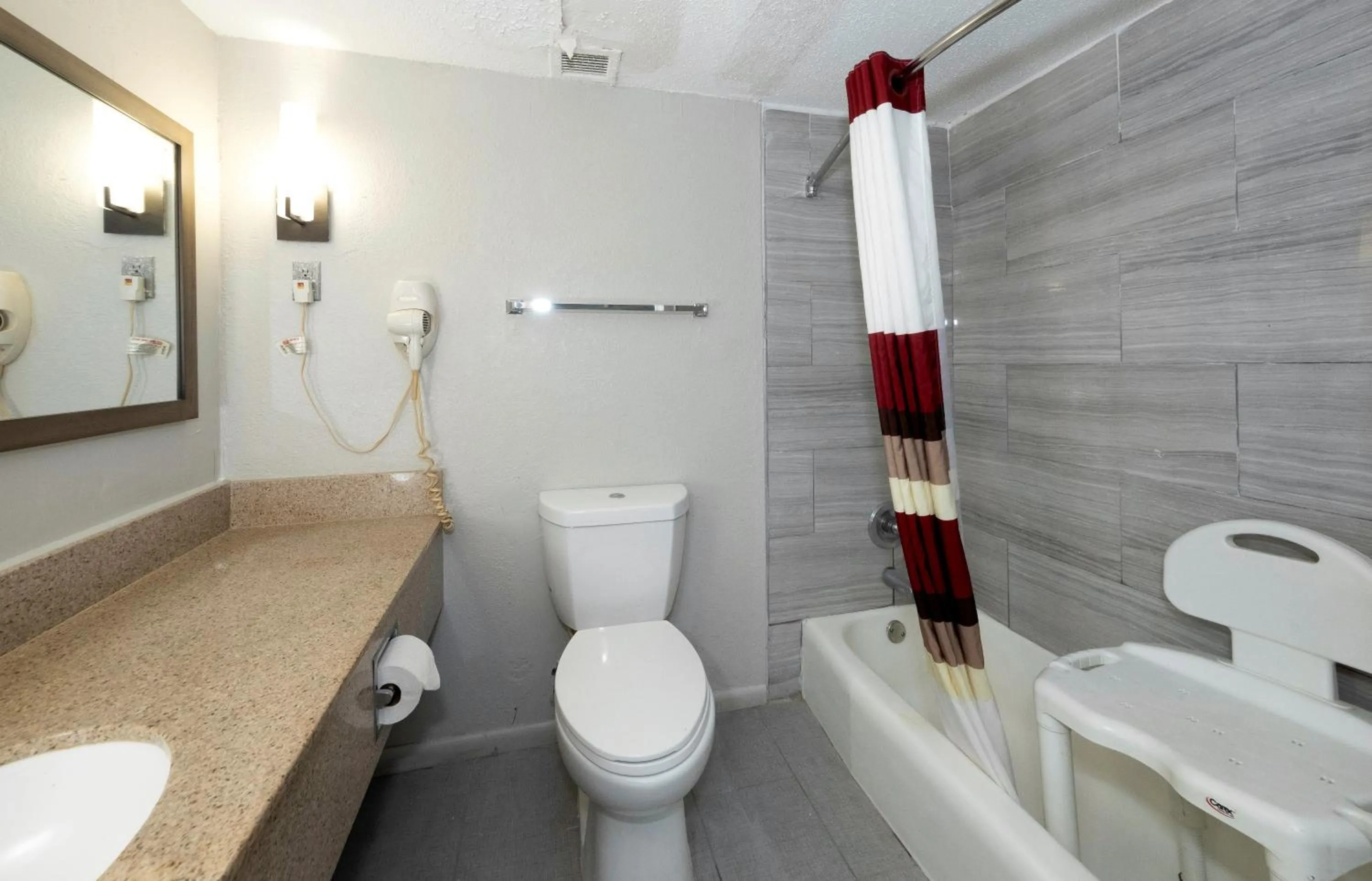 Bathroom in Red Roof Inn Petersburg - Fort Lee