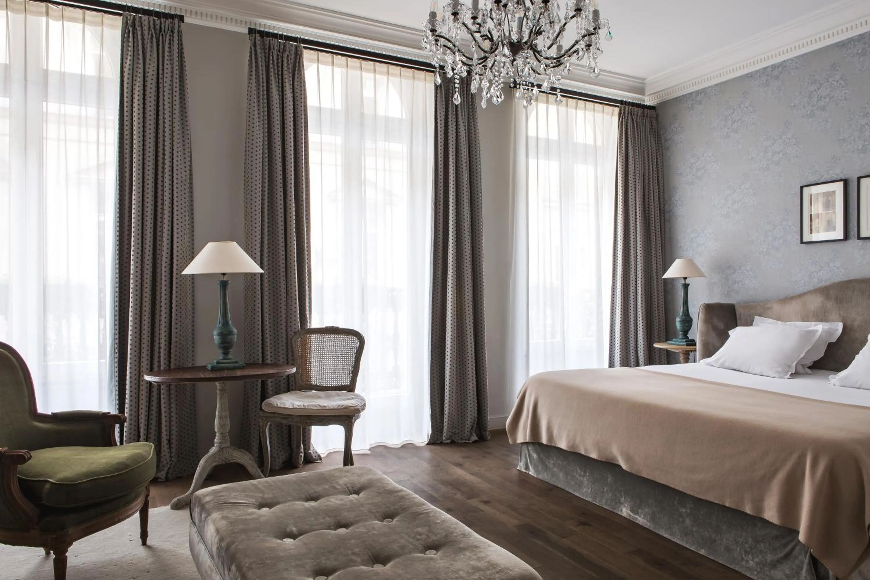 Photo of the whole room, Bed in New Hotel Roblin