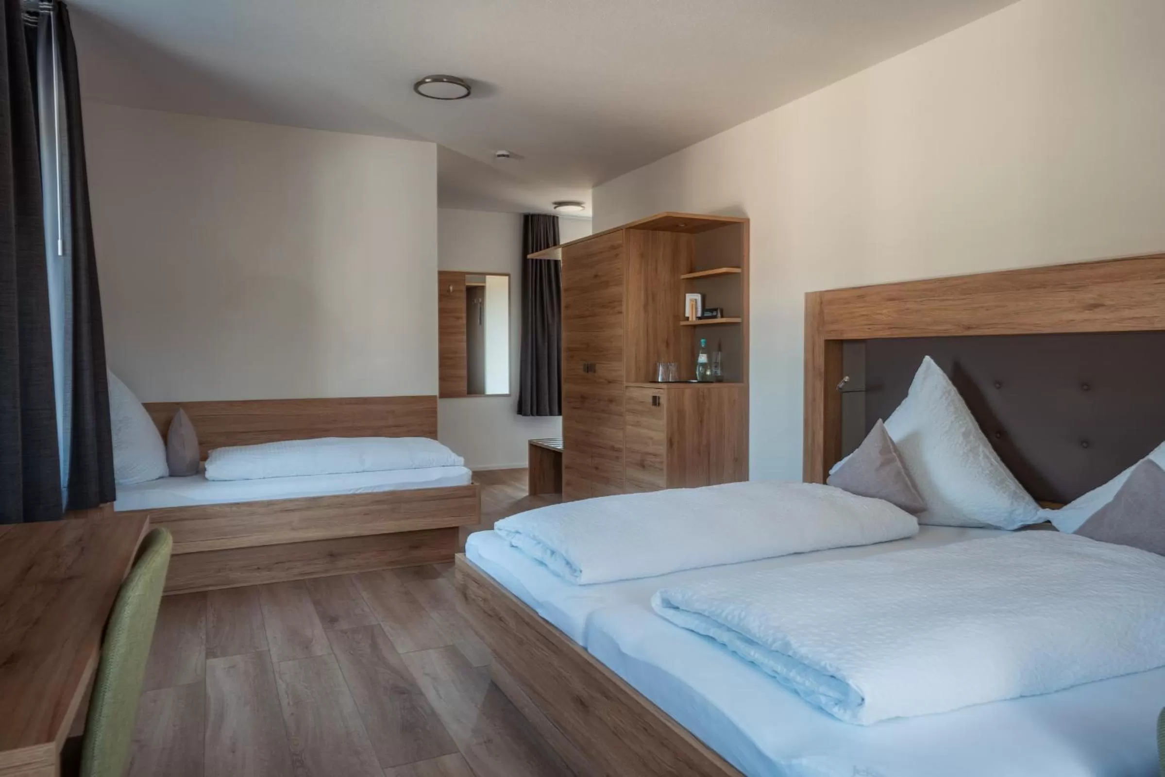 Photo of the whole room, Bed in Gasthof Hosbein