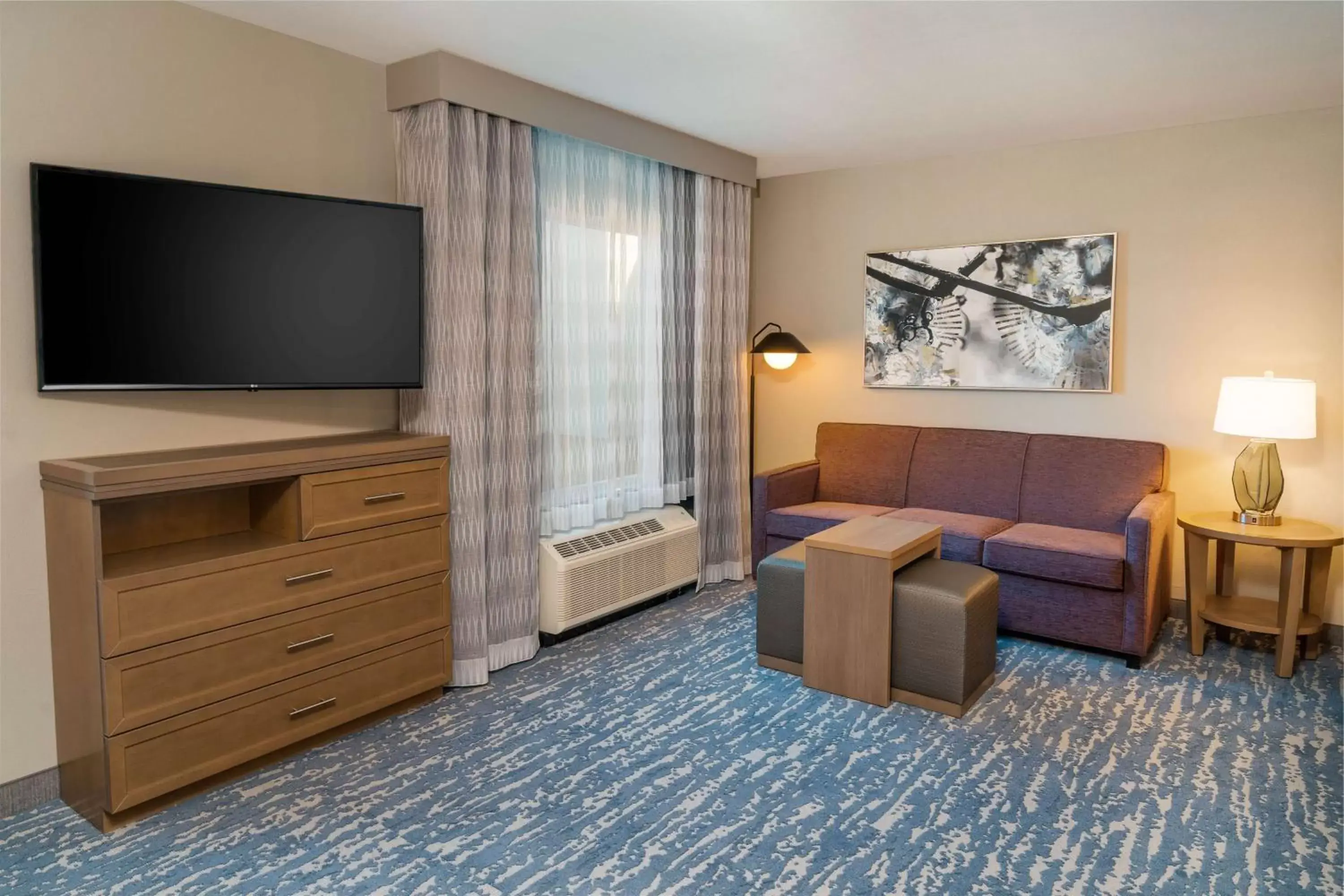 Living room, TV/Entertainment Center in Homewood Suites By Hilton Livermore, Ca