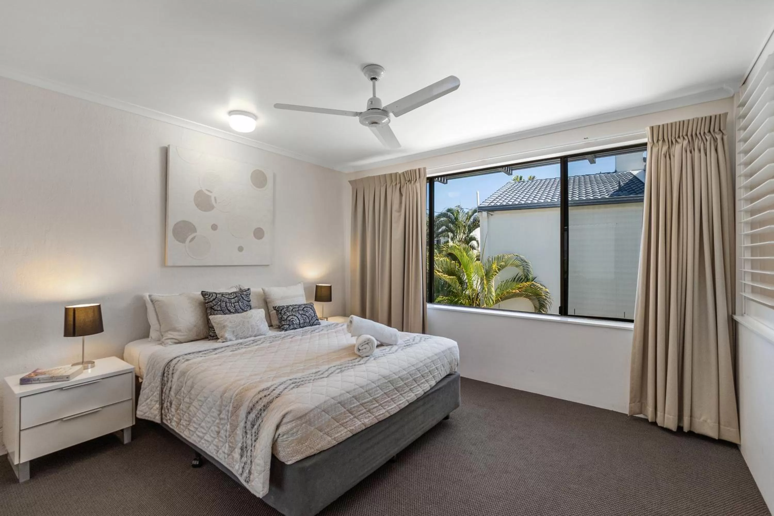 Bedroom, Bed in Noosa Place Resort