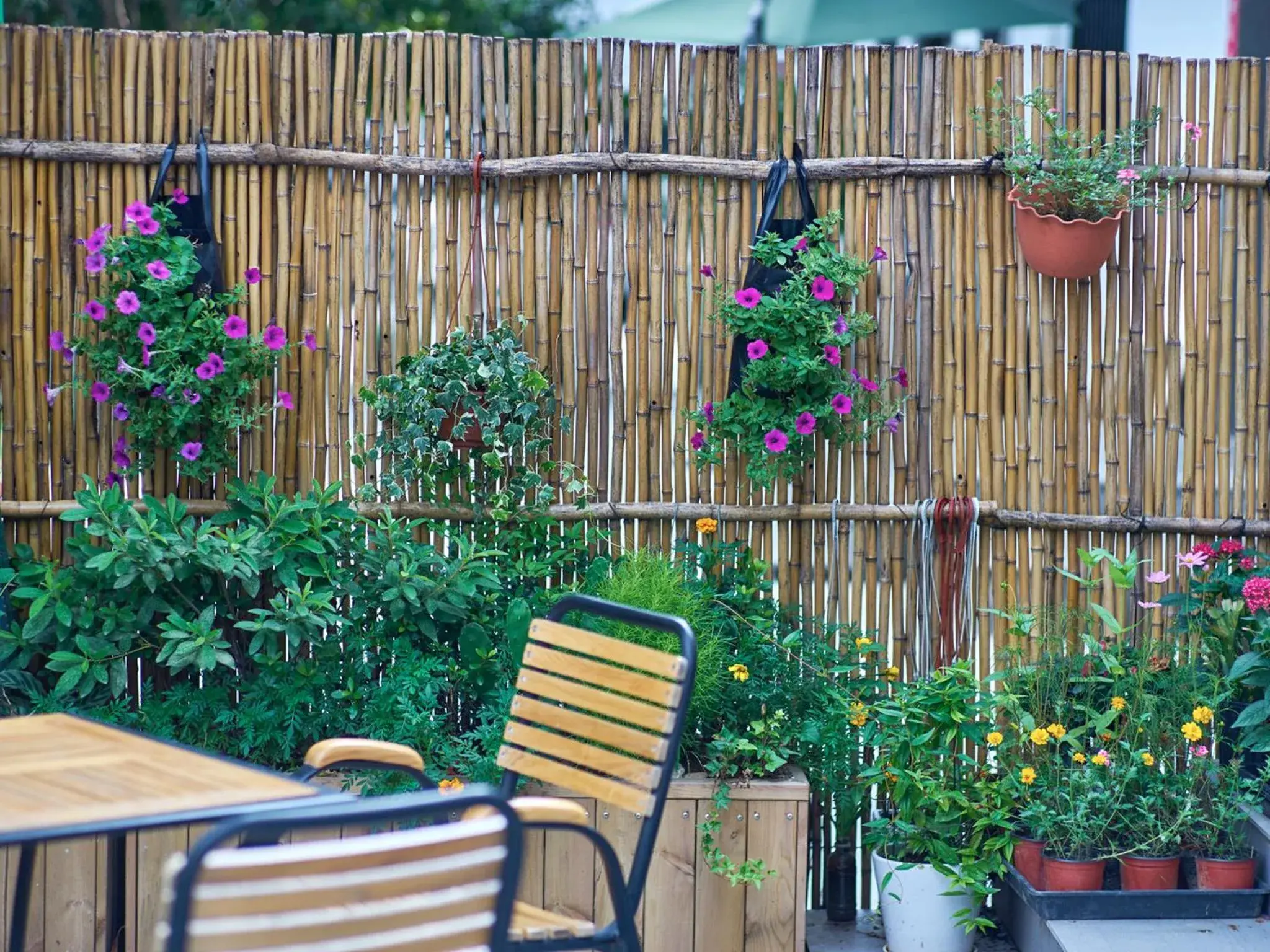 Decorative detail, Patio/Outdoor Area in Hangzhou Yueshang Yunshe Boutique Hostel