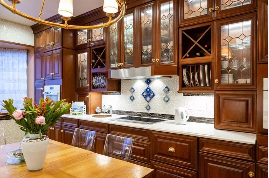 Kitchen or kitchenette, Kitchen/Kitchenette in Northern Lights Mansion