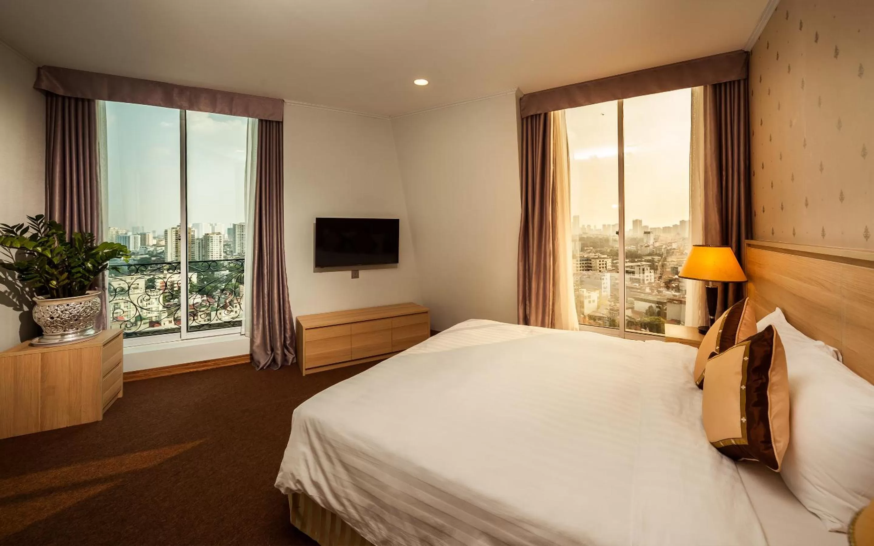 Three-Bedroom Apartment in Super Hotel Candle