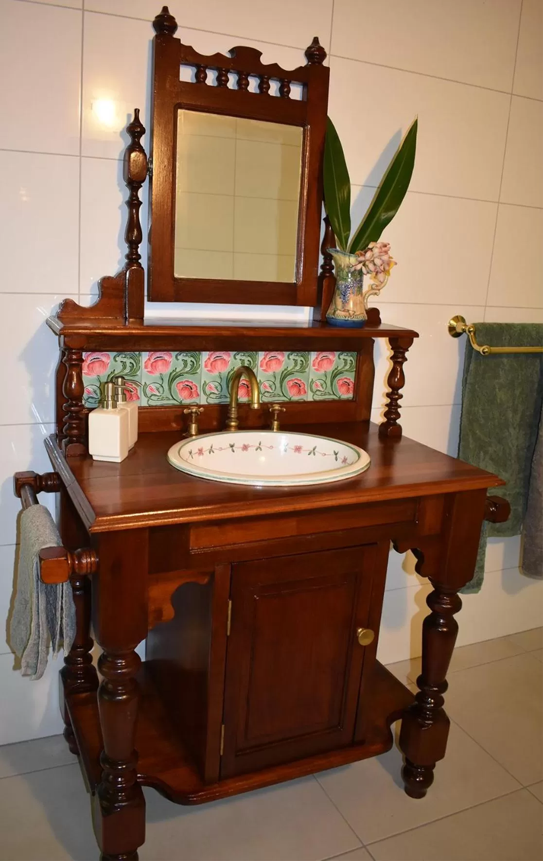 Bathroom in Oskar's Rain Forest Retreat