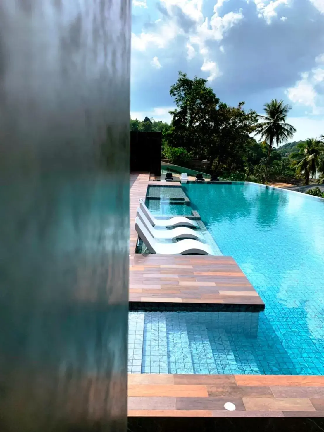 Swimming Pool in Bhuvarin Resort