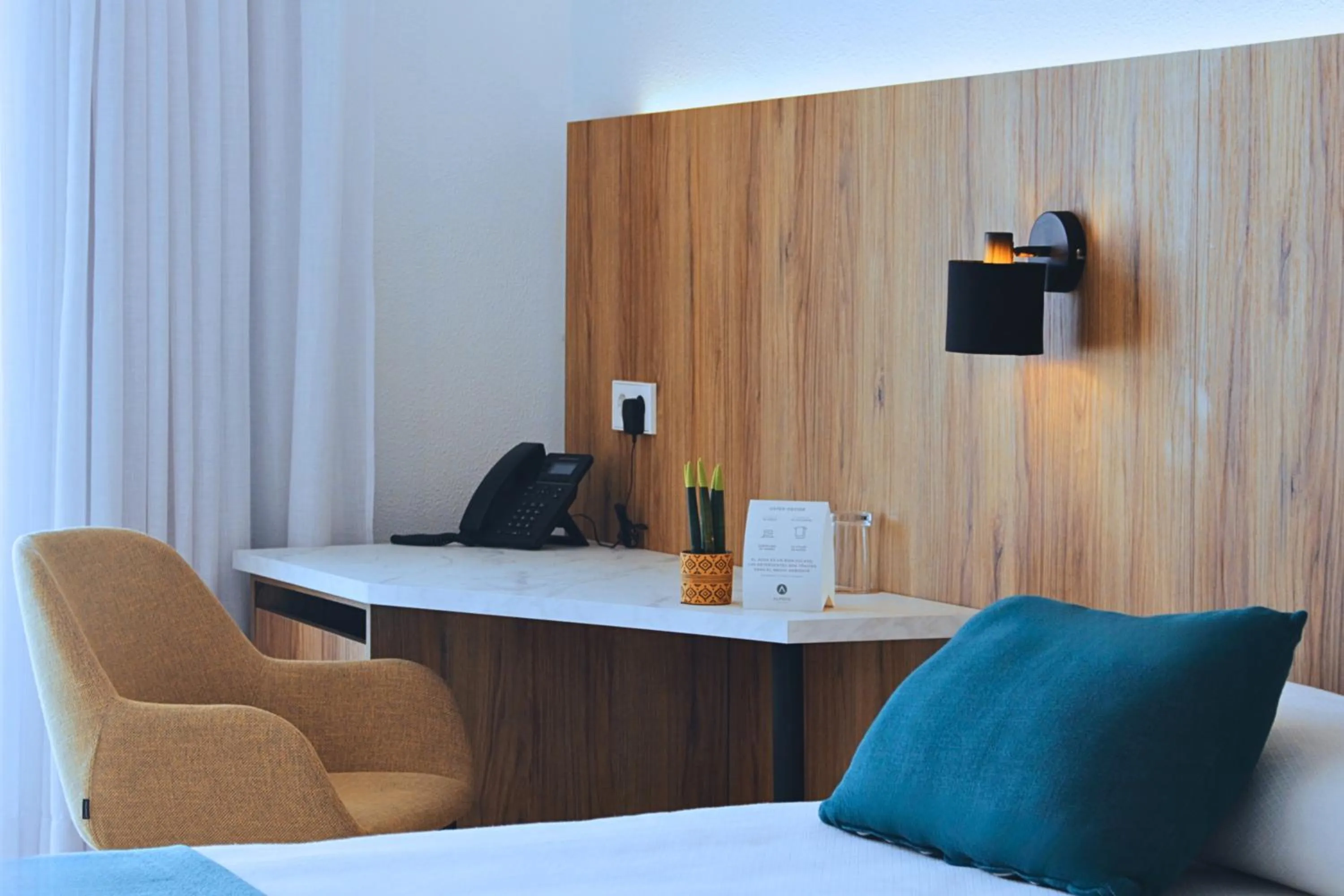 Bedroom, Bed in Alfons Hotel