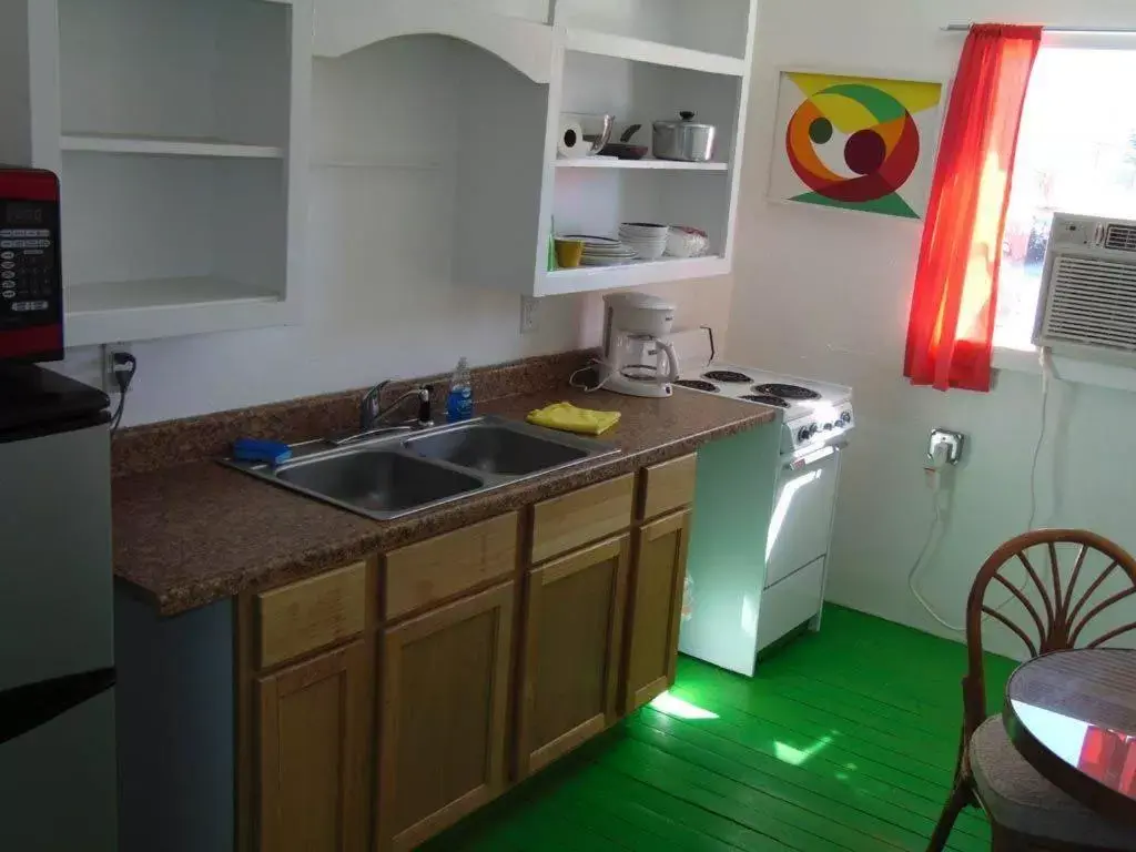 Kitchen/Kitchenette in Pelican Spa