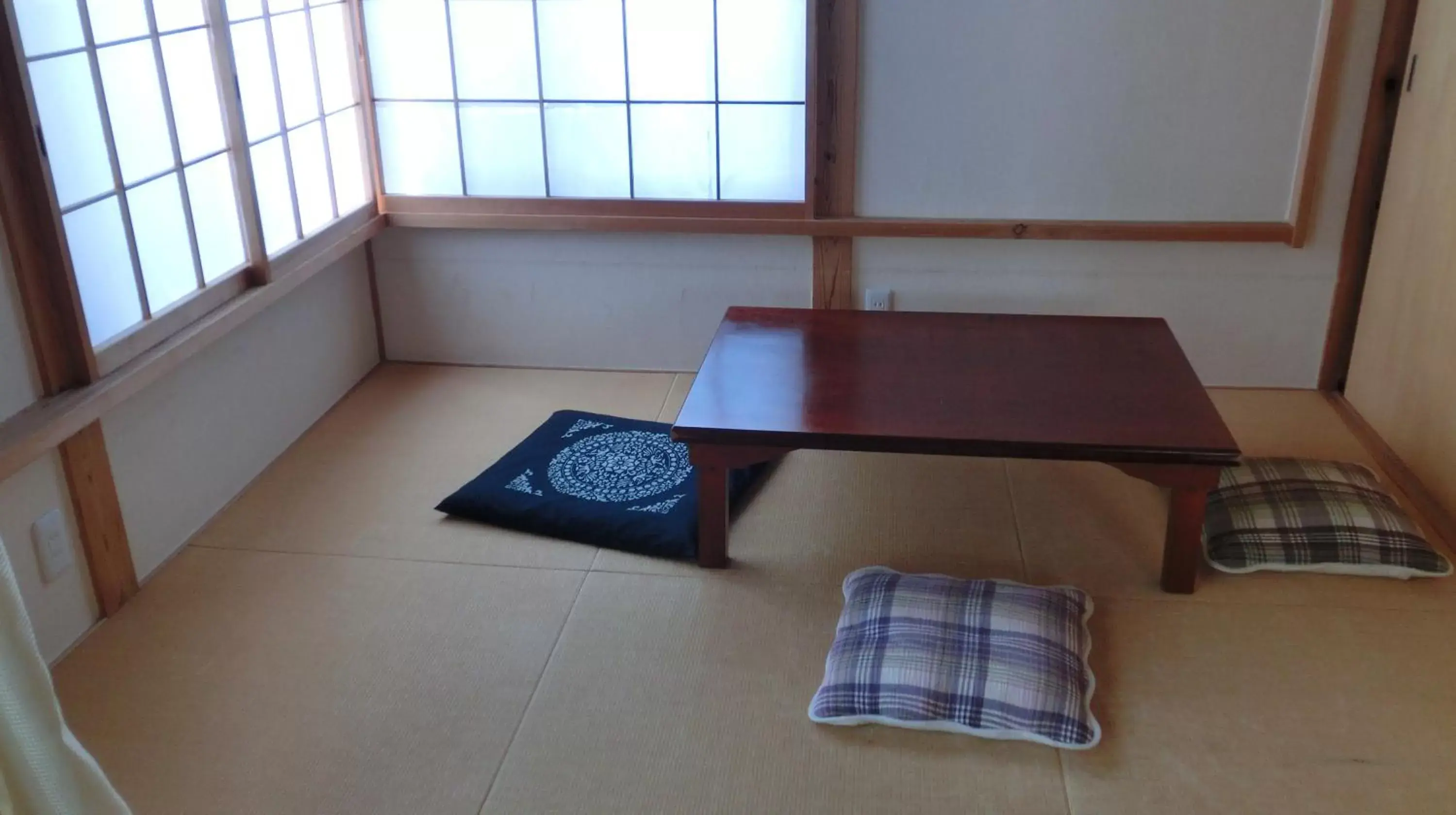 Twin Room with Shared Bathroom - single occupancy in House of Peace Twin Room with Shared Bathroom - single occupancy in House of Peace