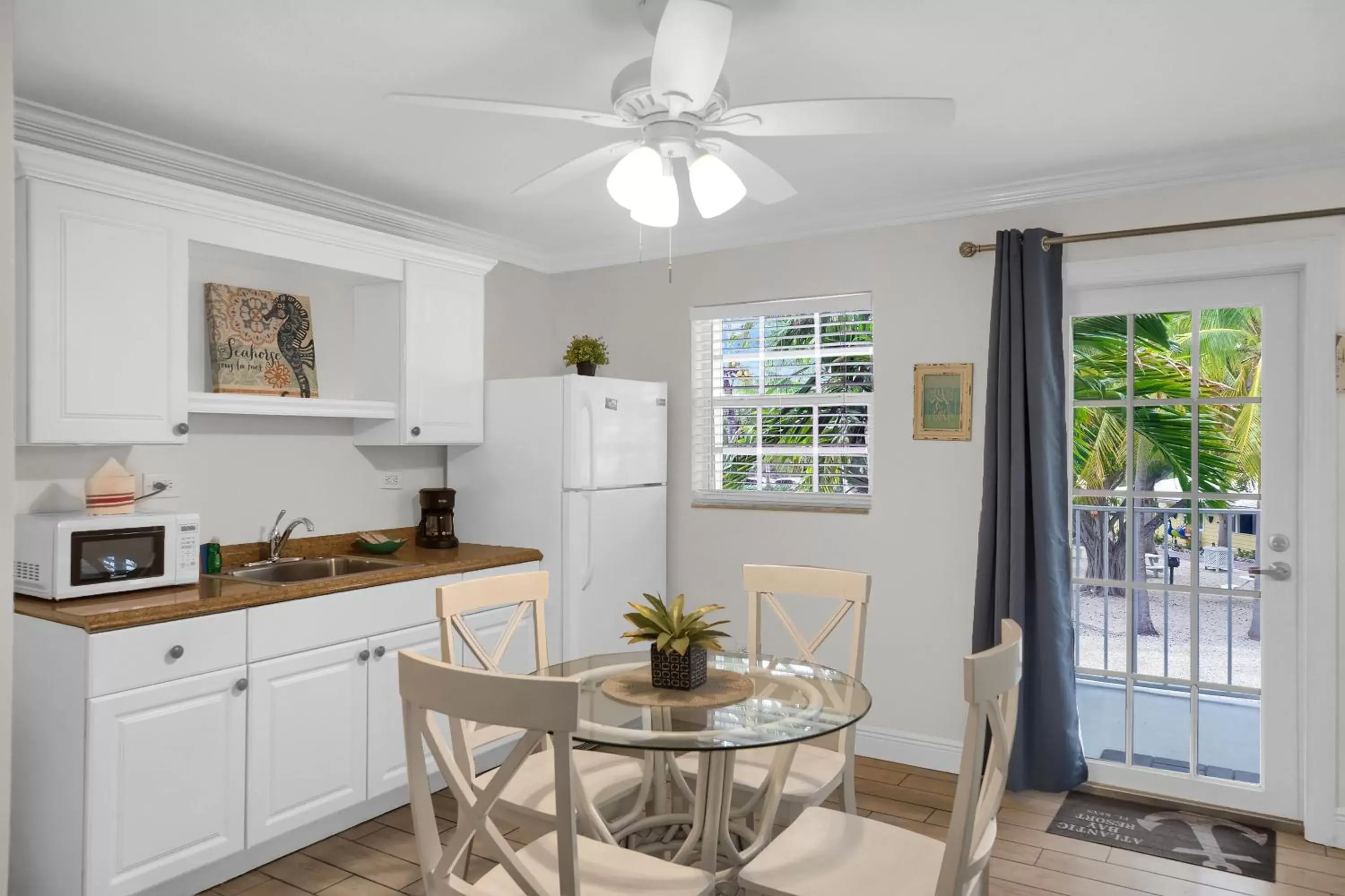 Kitchen or kitchenette, Kitchen/Kitchenette in Atlantic Bay Resort