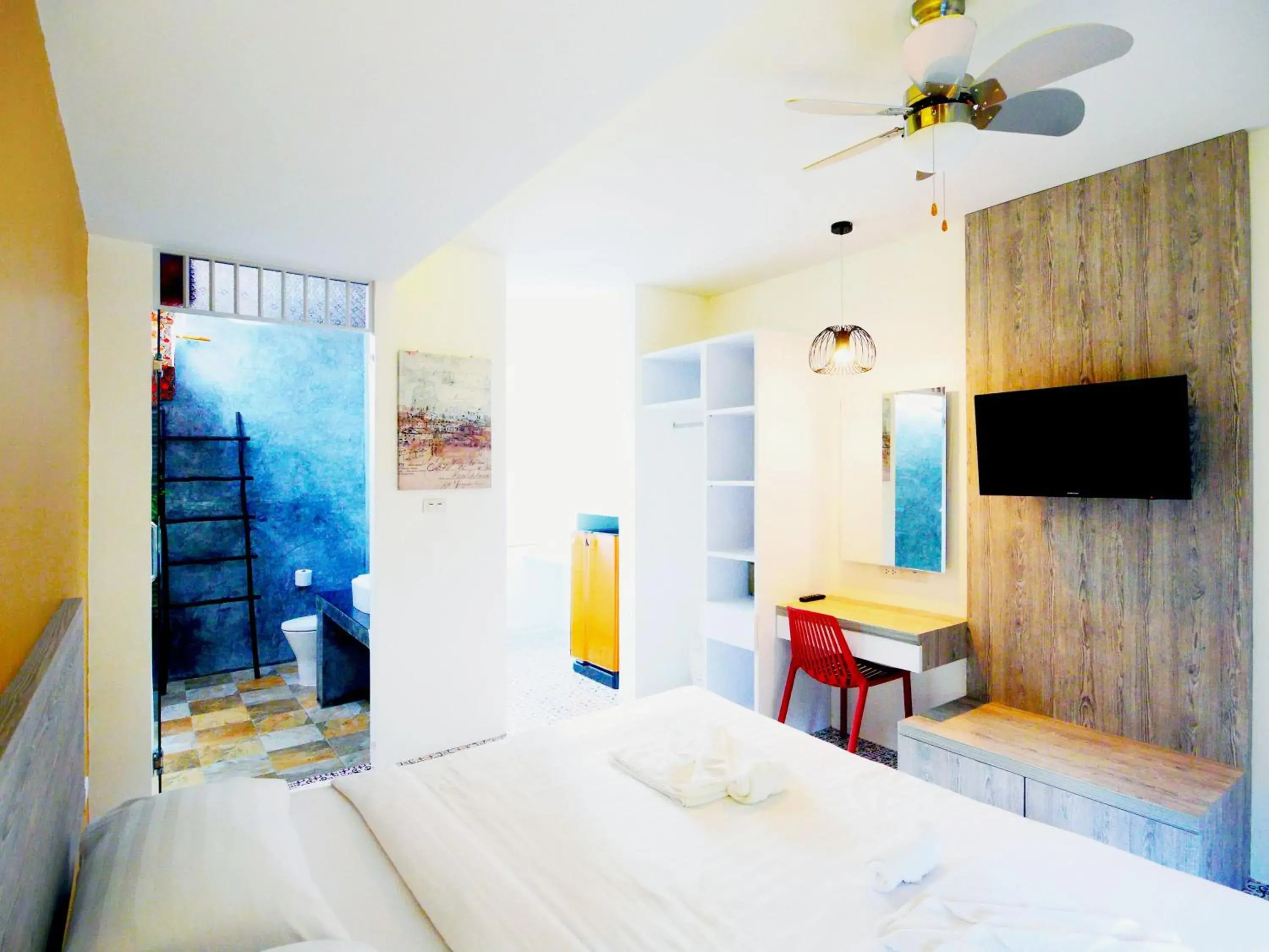 Photo of the whole room, Bed in Forest Bungalows & Mama's Restaurant Photo of the whole room, Bed in Forest Bungalows & Mama's Restaurant