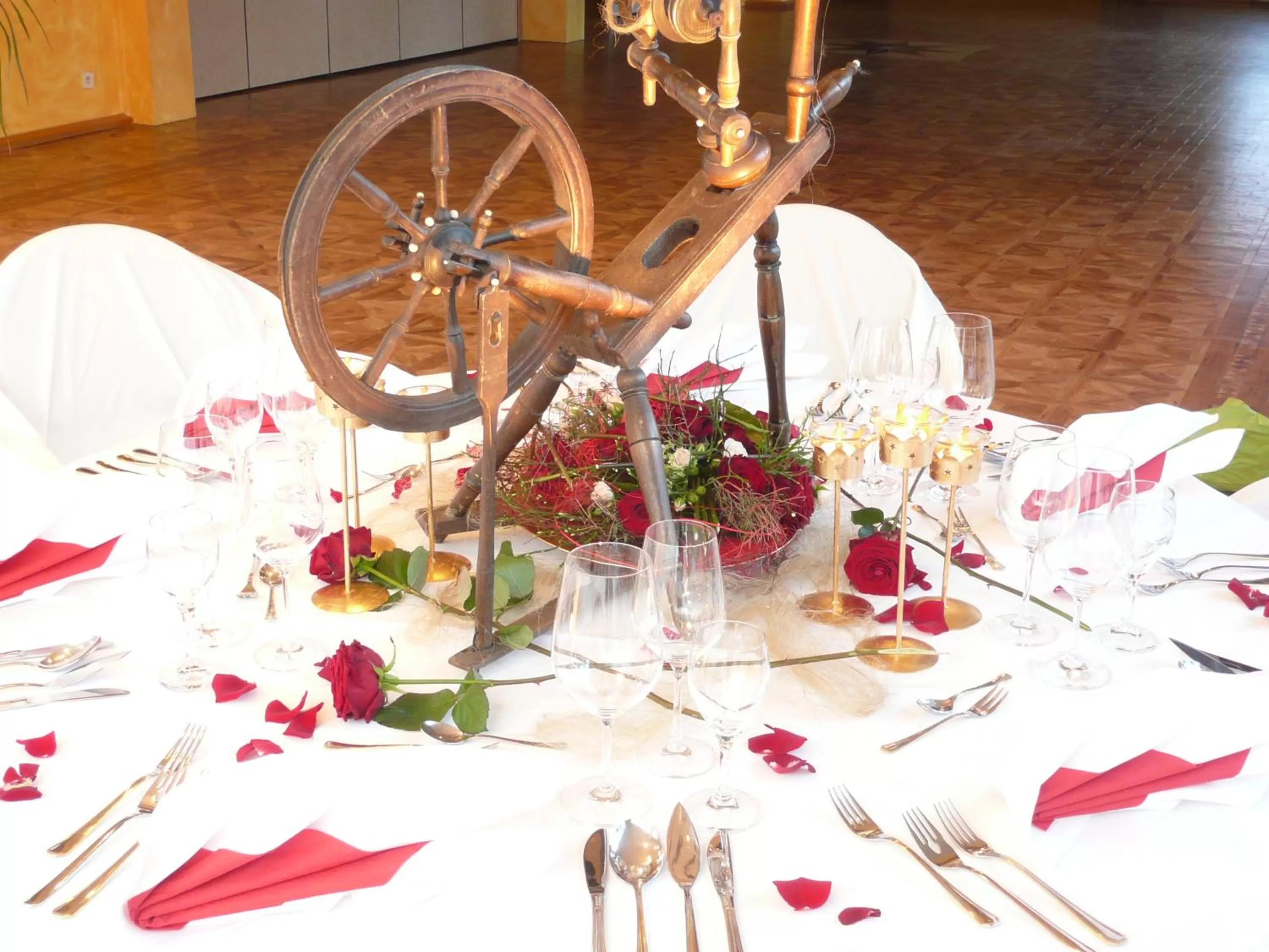 Restaurant/places to eat in Hotel Goldflair am Rathaus