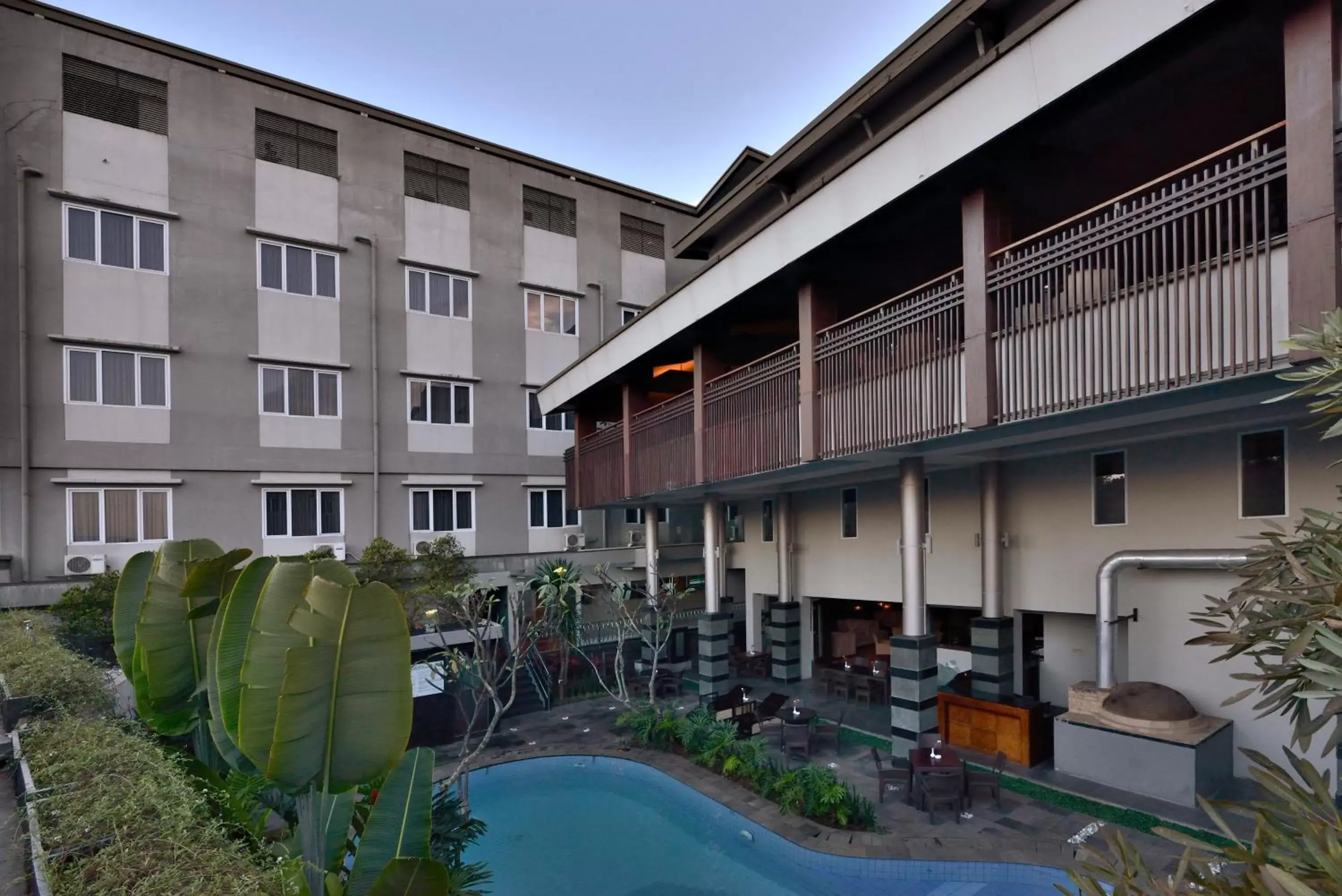 Facade/entrance, Pool View in Grand Serela Setiabudhi Bandung