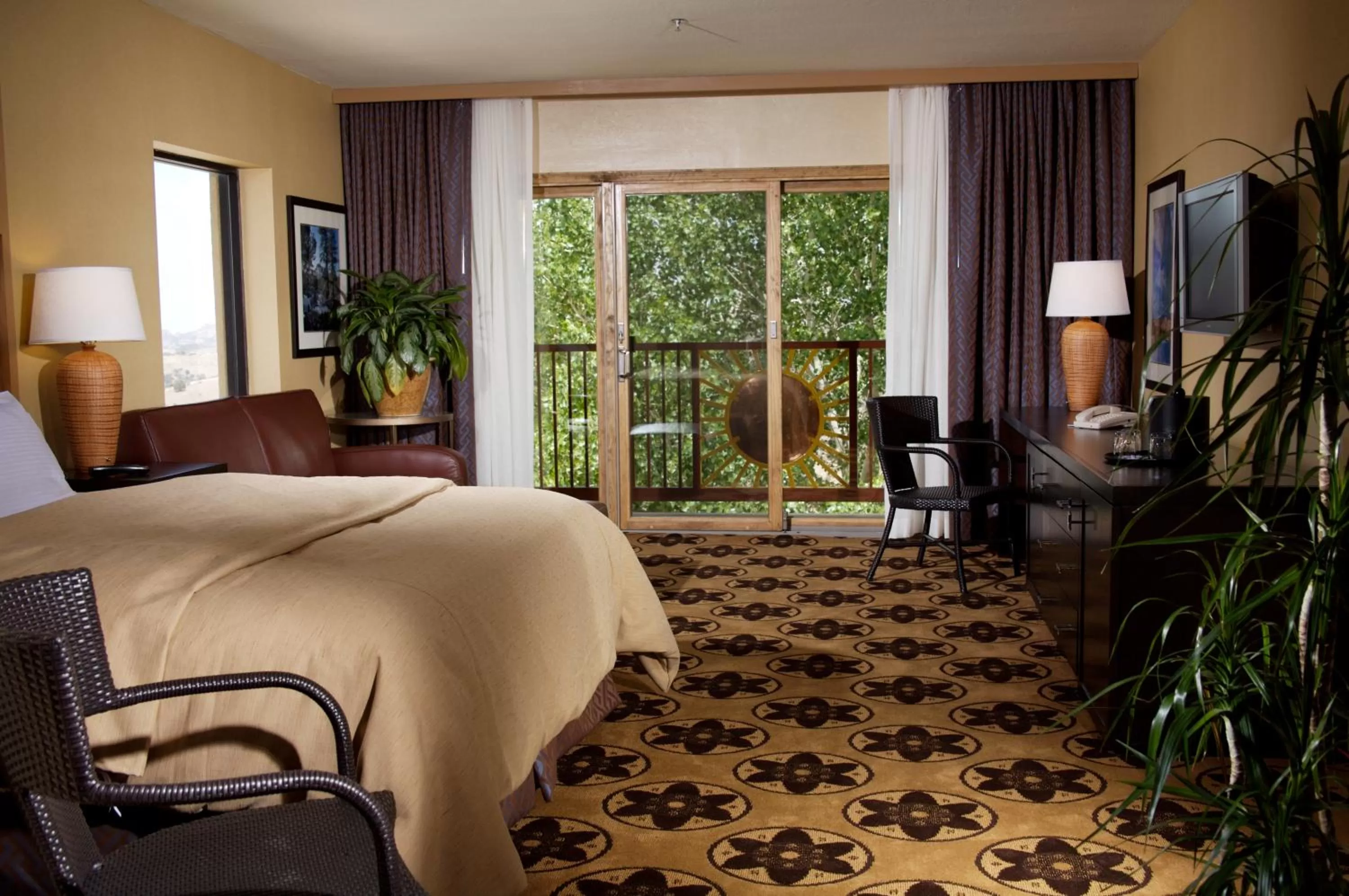Photo of the whole room, Bed in Prescott Resort & Conference Center