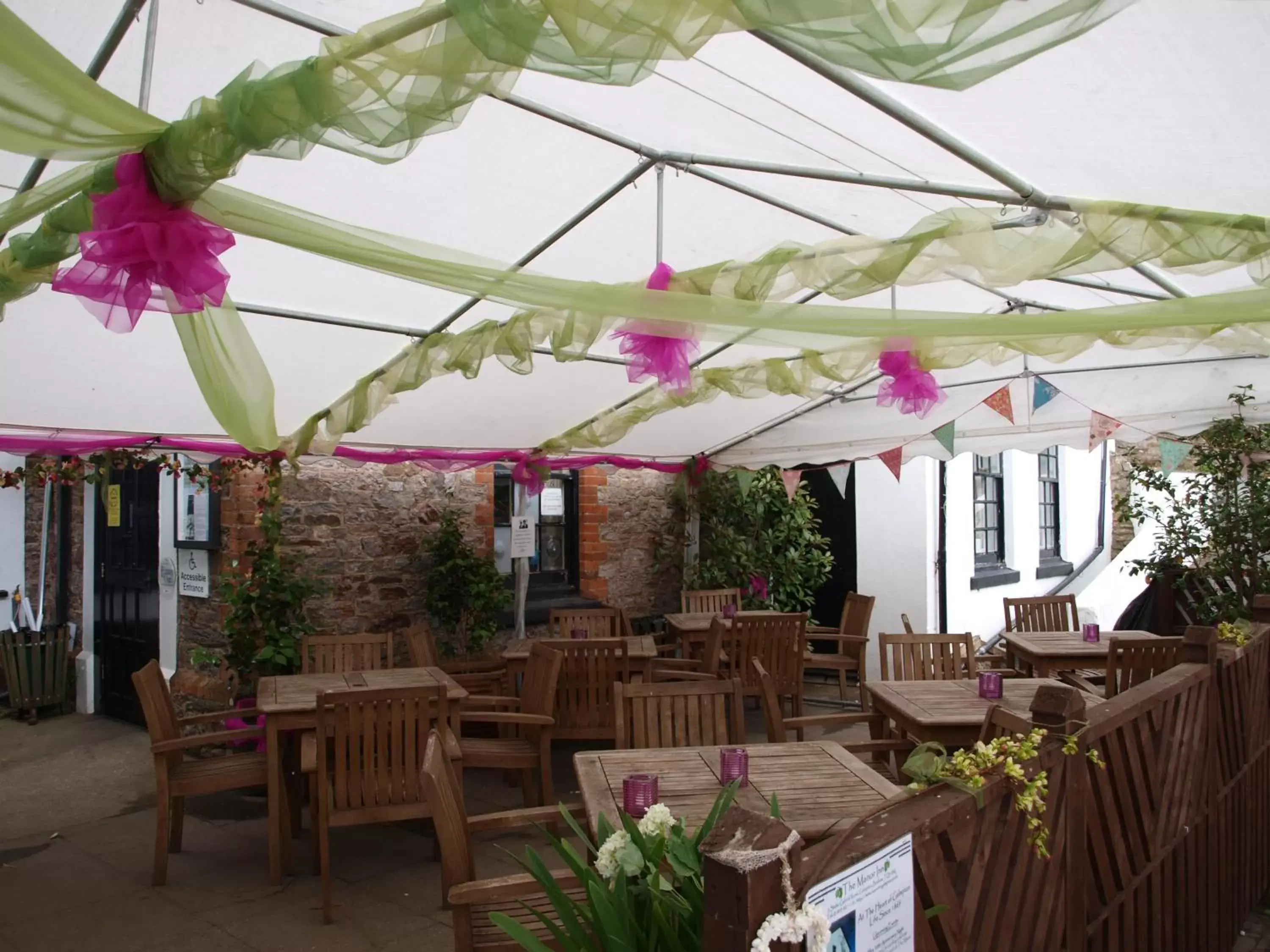 Patio, Restaurant/Places to Eat in Manor Inn Galmpton