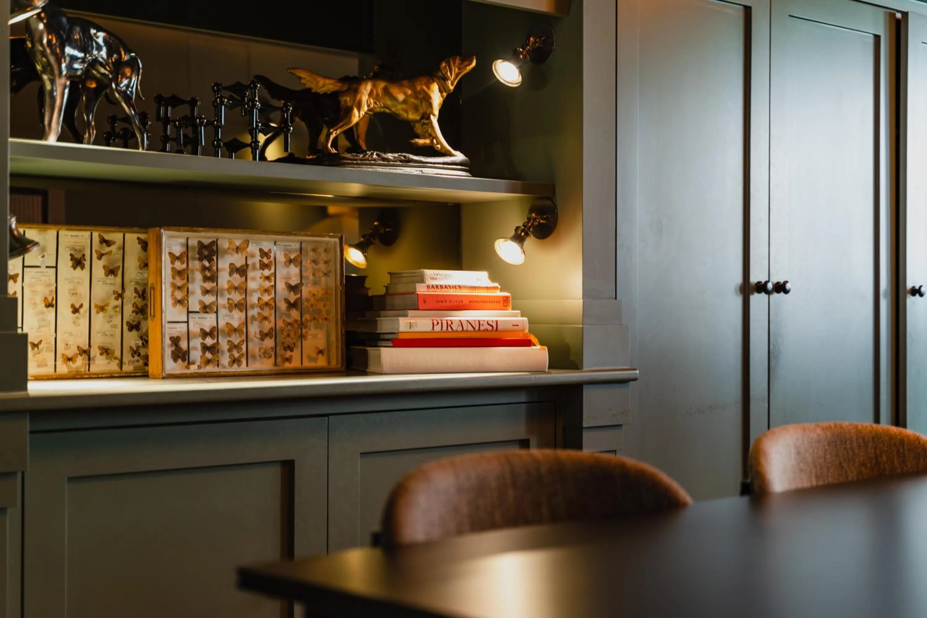 Communal lounge/ TV room in Hotel Mercier