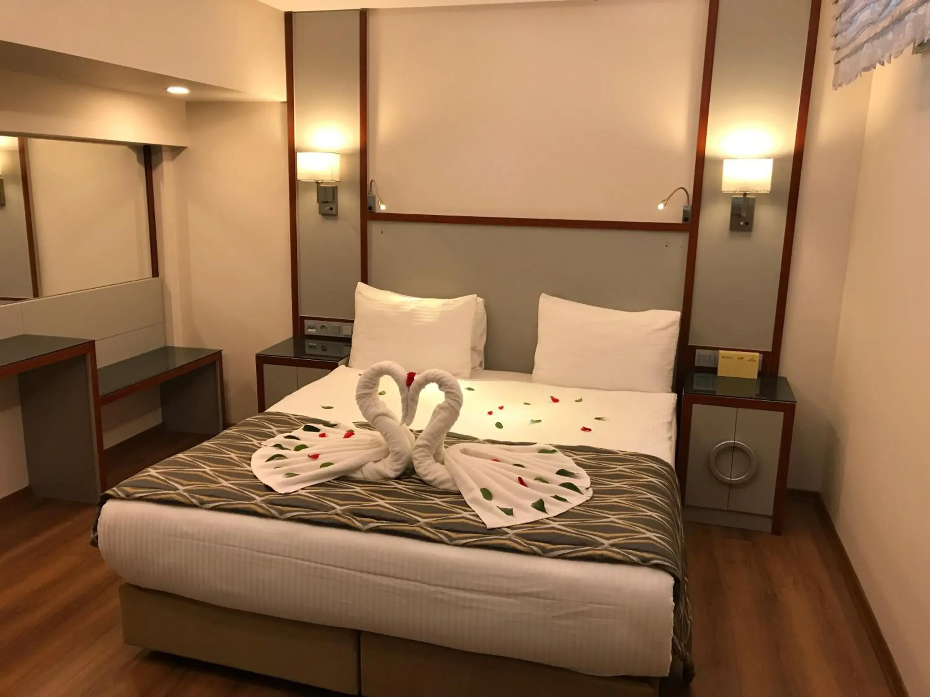 Bedroom, Bed in Muyan Suites