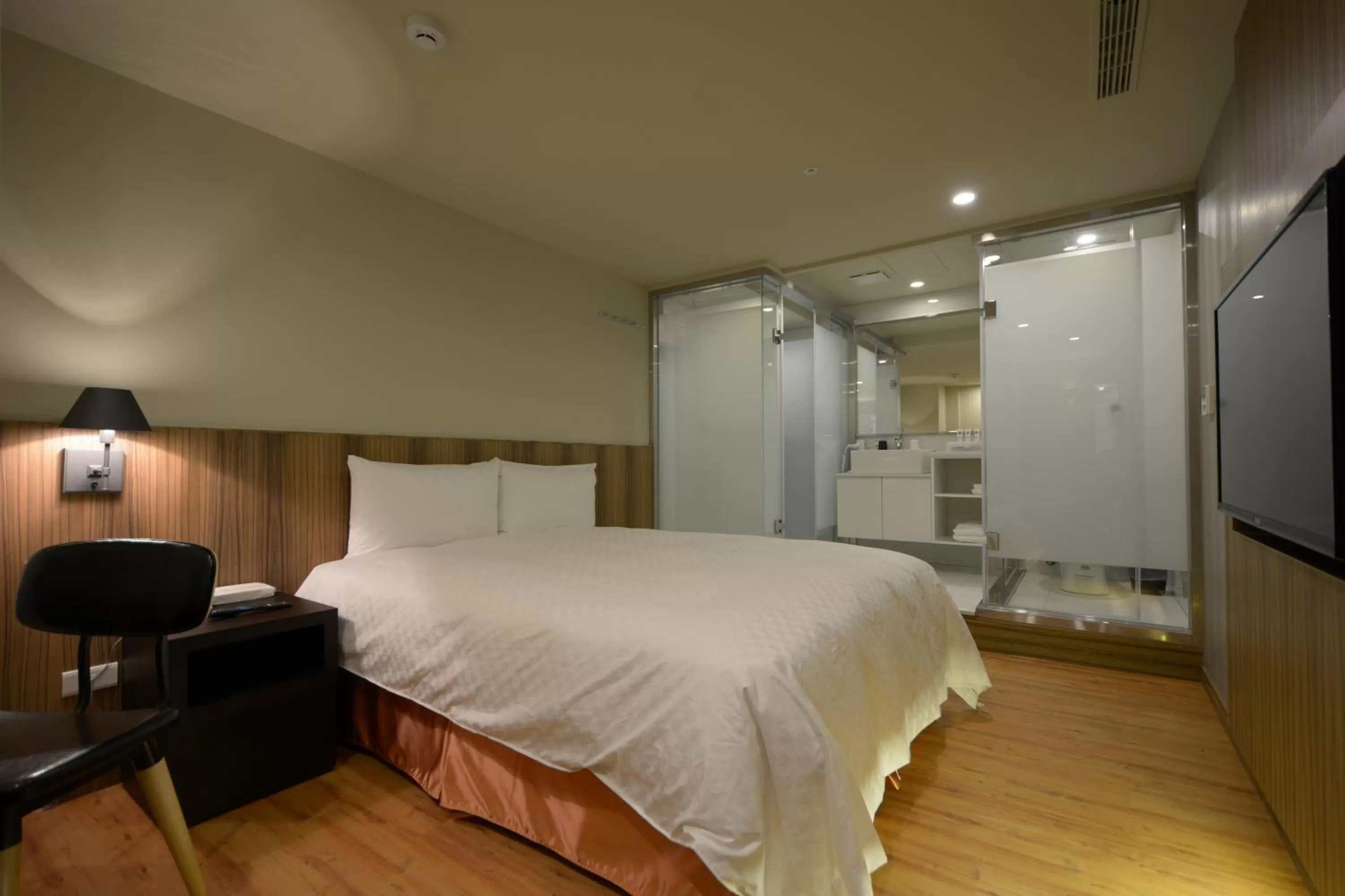 Decorative detail, Bed in Smile Inn - Taipei Main Station