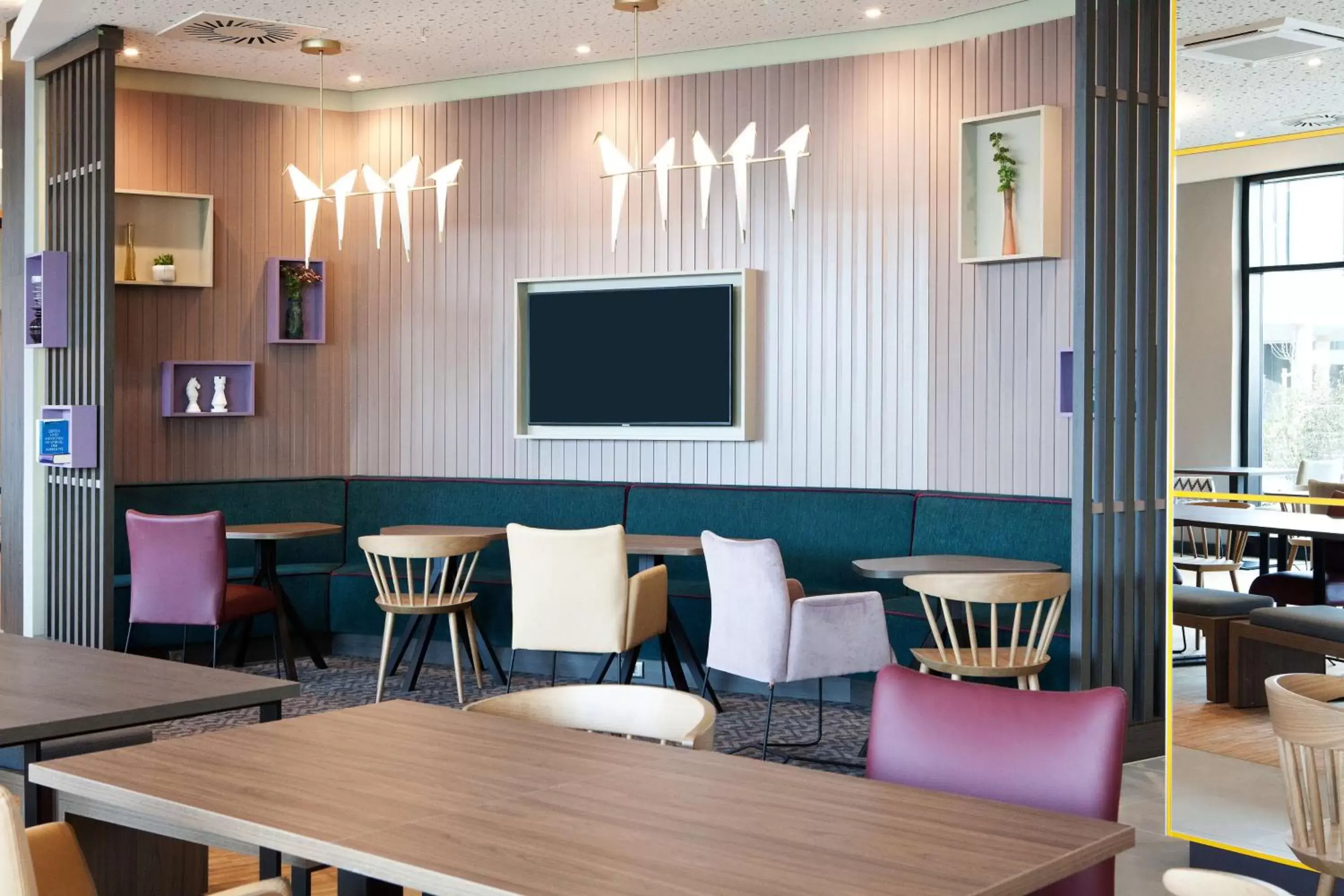 Lobby or reception, Lounge/Bar in Hampton By Hilton Vienna Messe