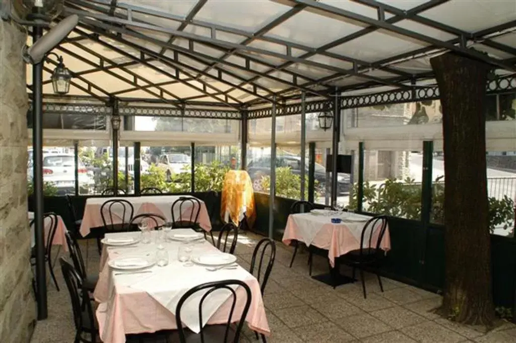 Restaurant/Places to Eat in Albergo Ristorante La Torretta