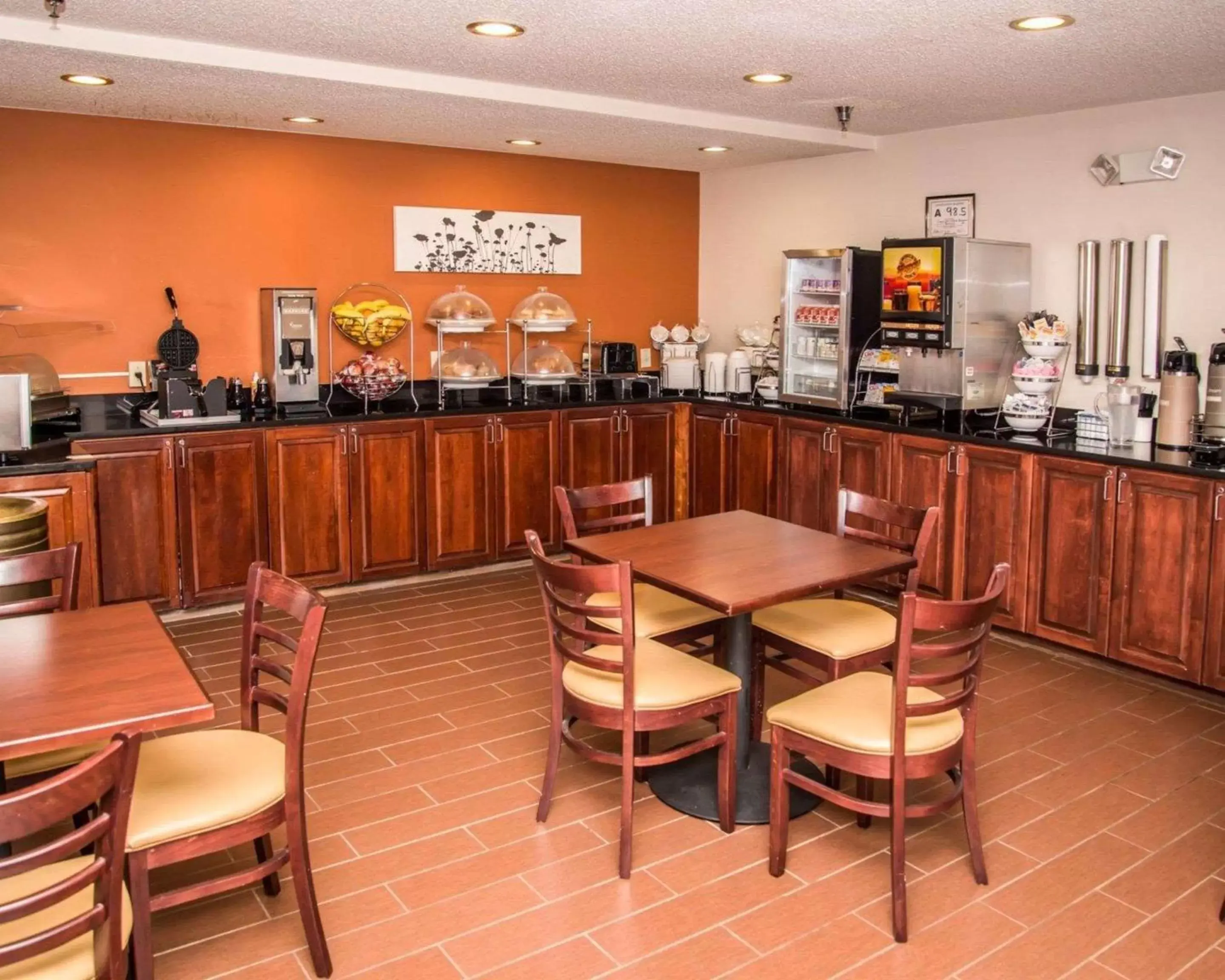 Restaurant/Places to Eat in Sleep Inn & Suites at Concord Mills